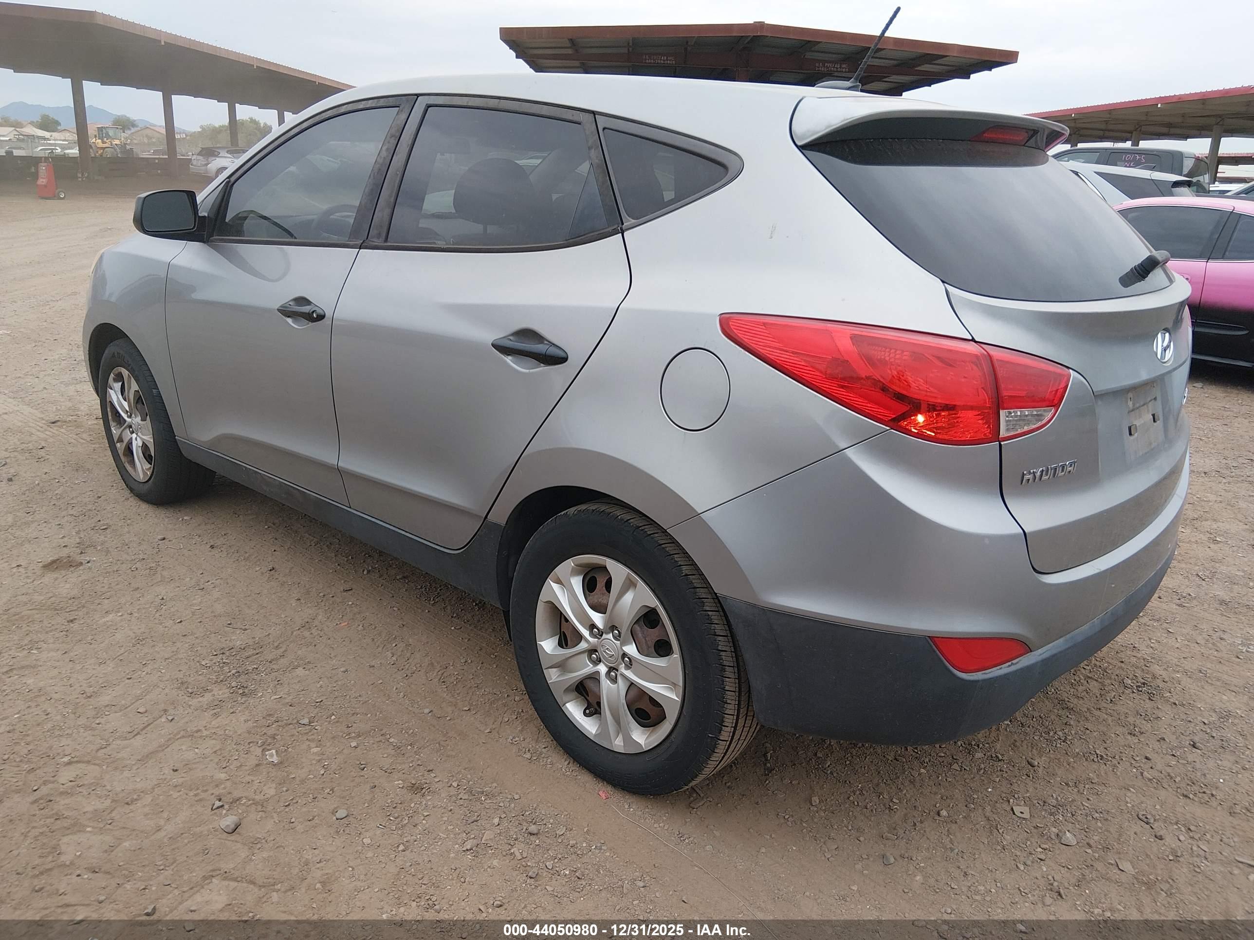 HYUNDAI TUCSON image 3