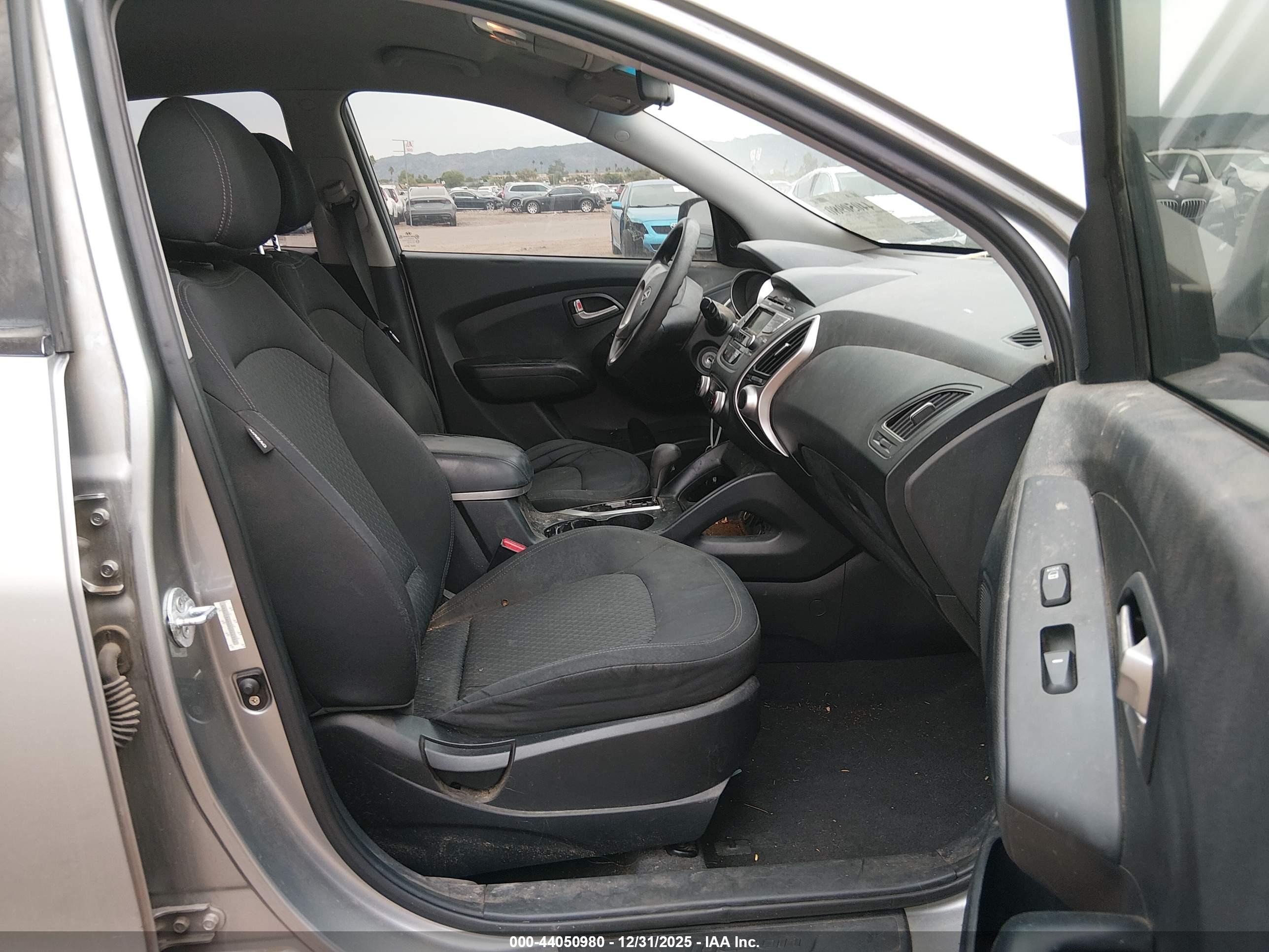 HYUNDAI TUCSON image 5