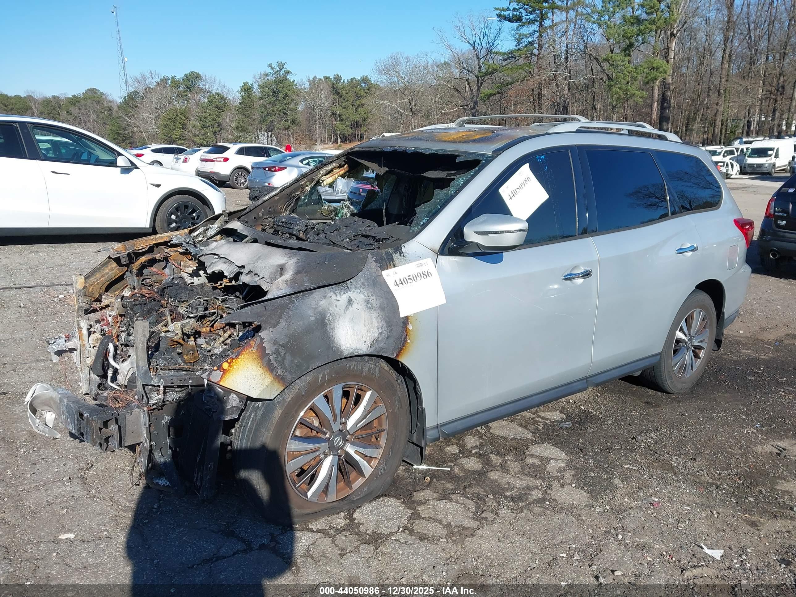 NISSAN PATHFINDER image 2