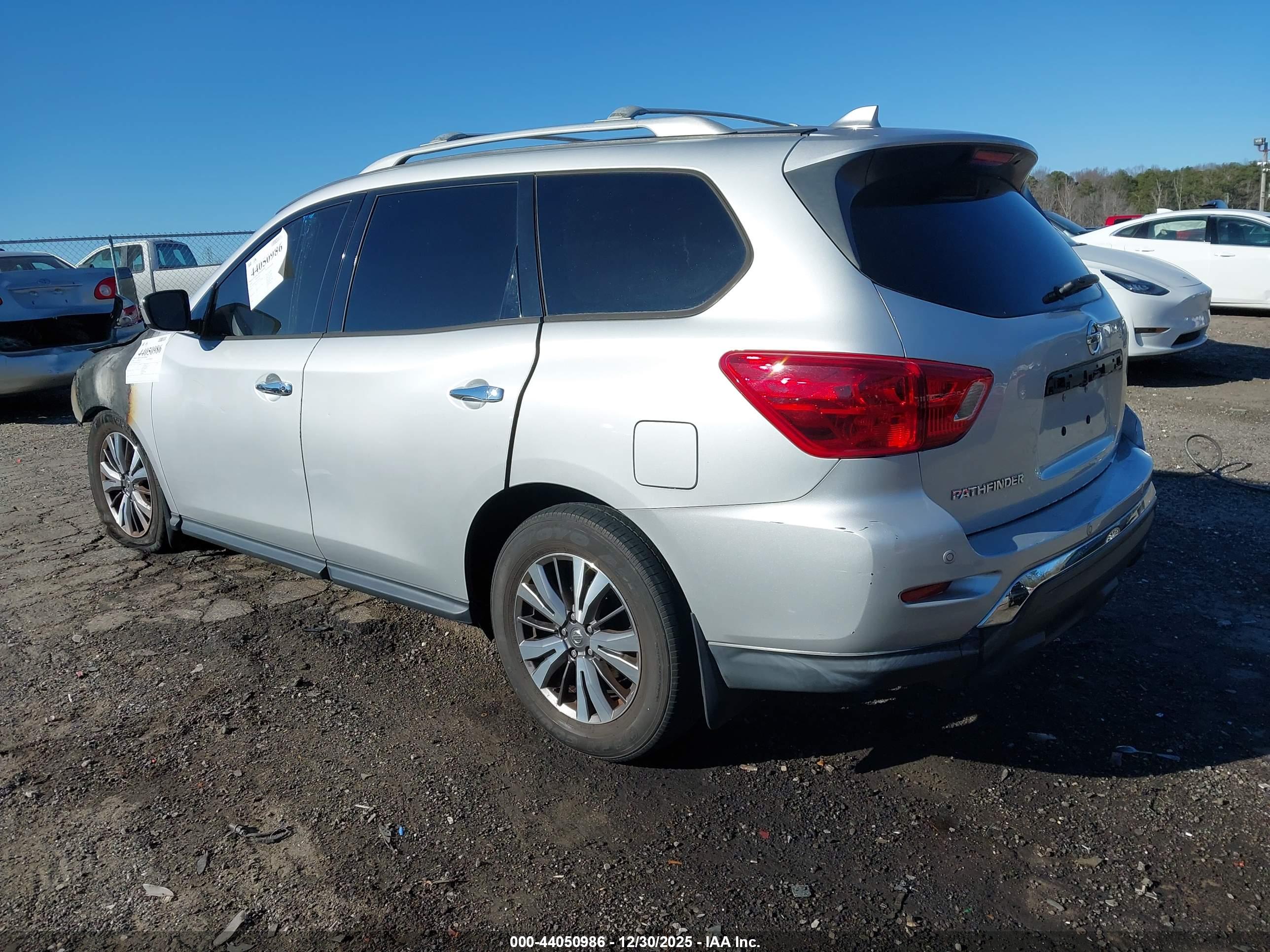 NISSAN PATHFINDER image 3