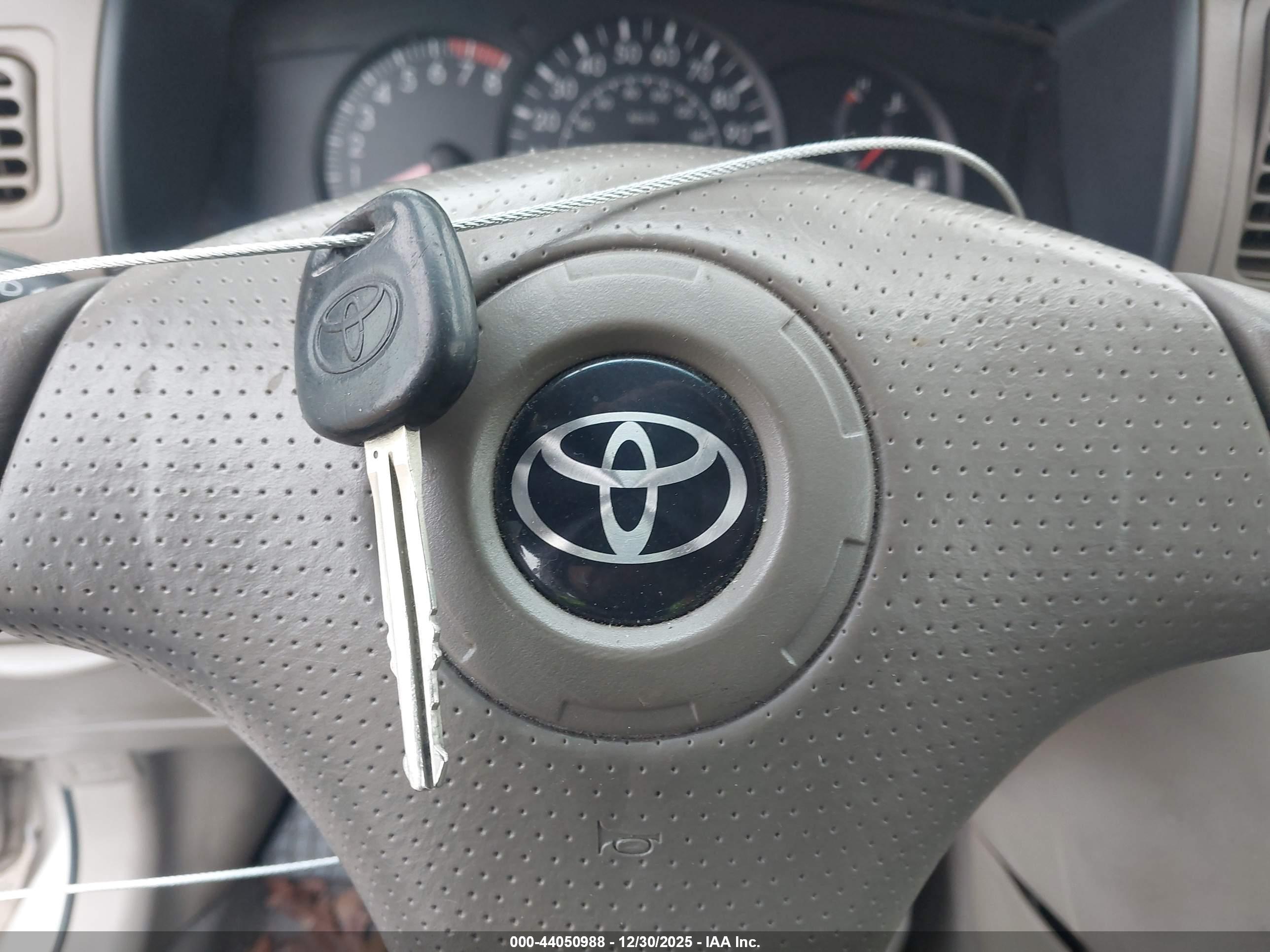 TOYOTA COROLLA image 11