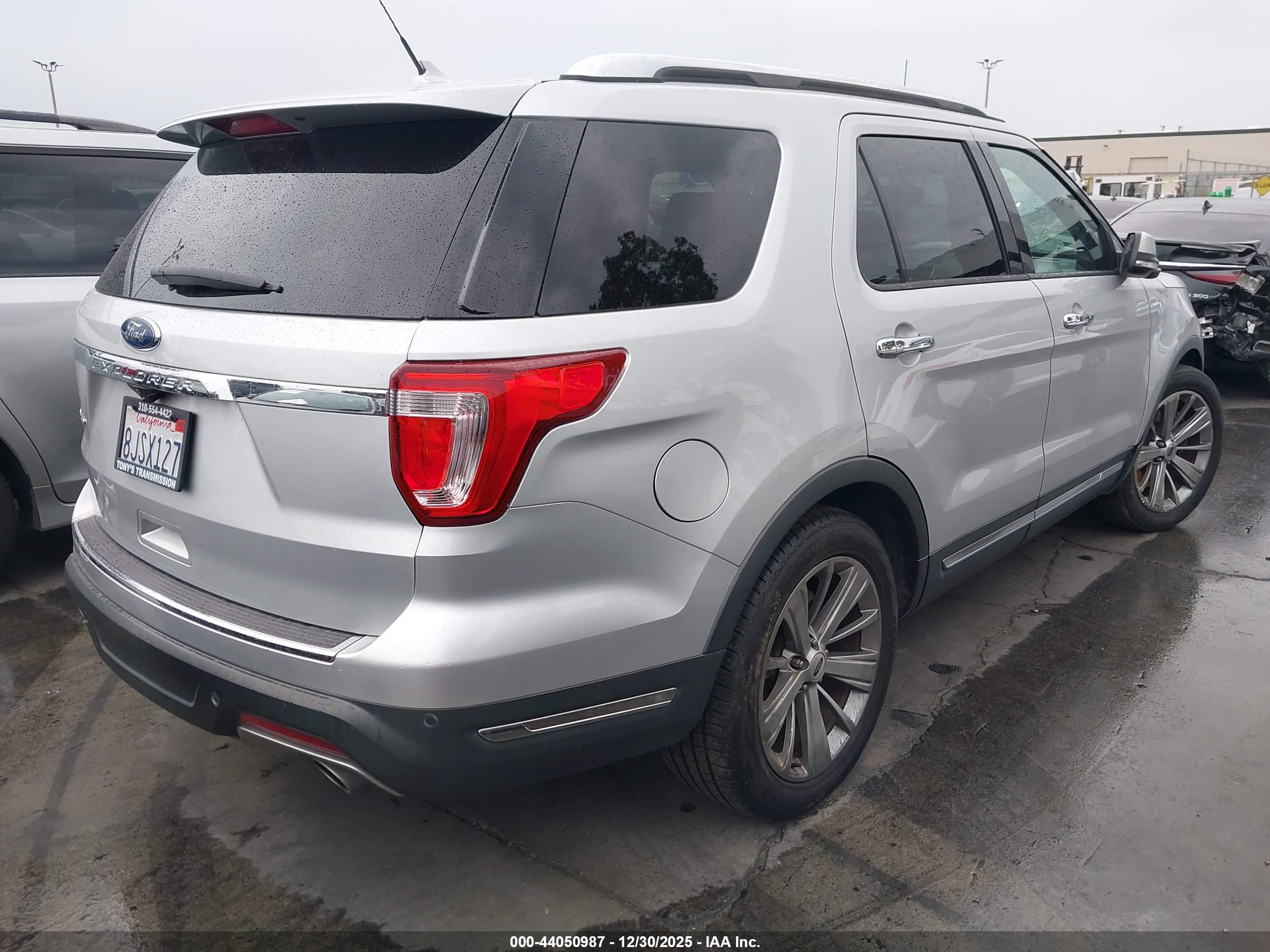 FORD EXPLORER image 4