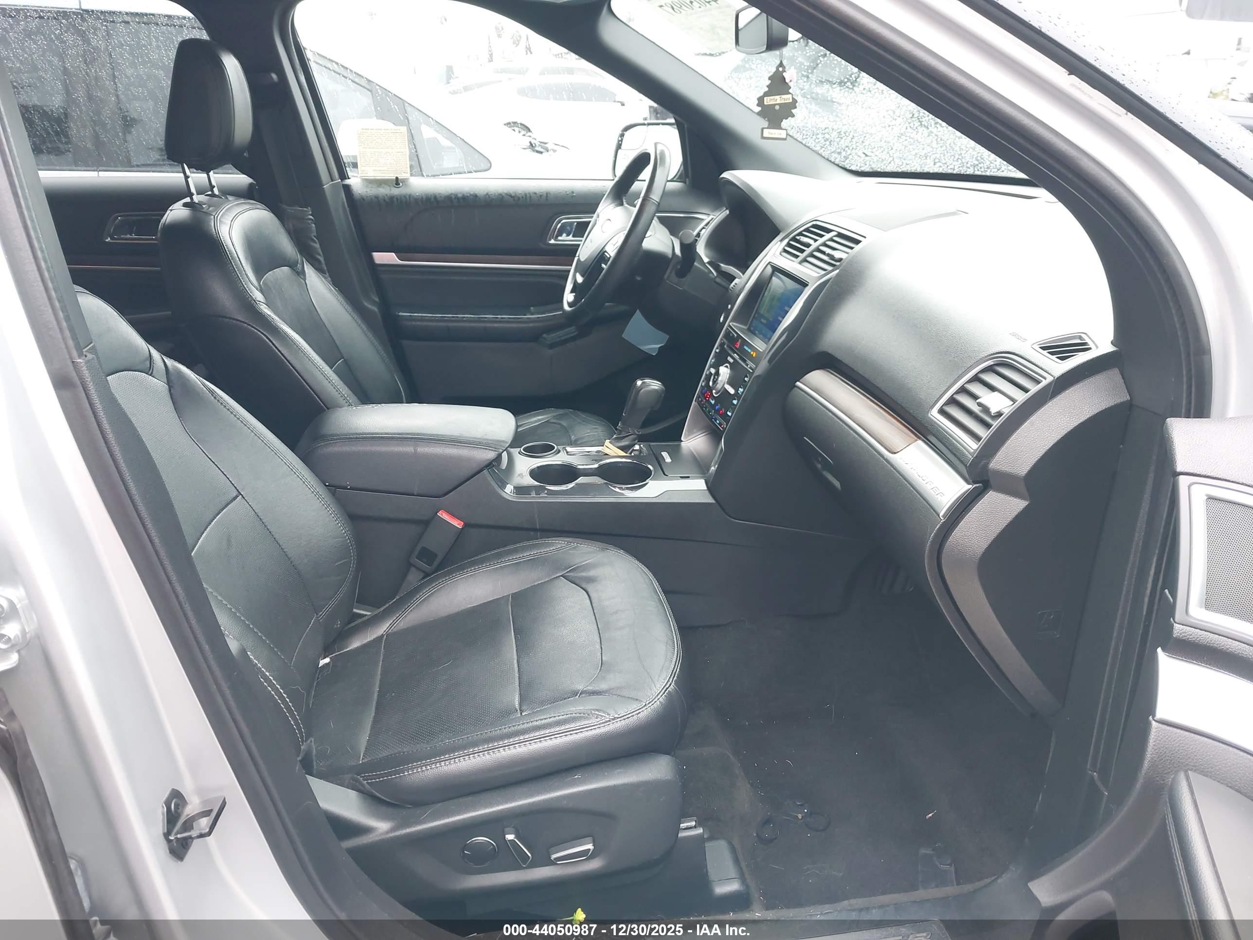 FORD EXPLORER image 5