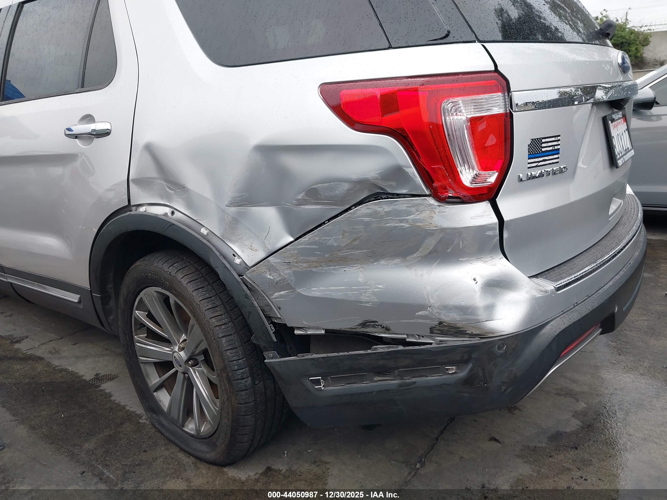 FORD EXPLORER image 6