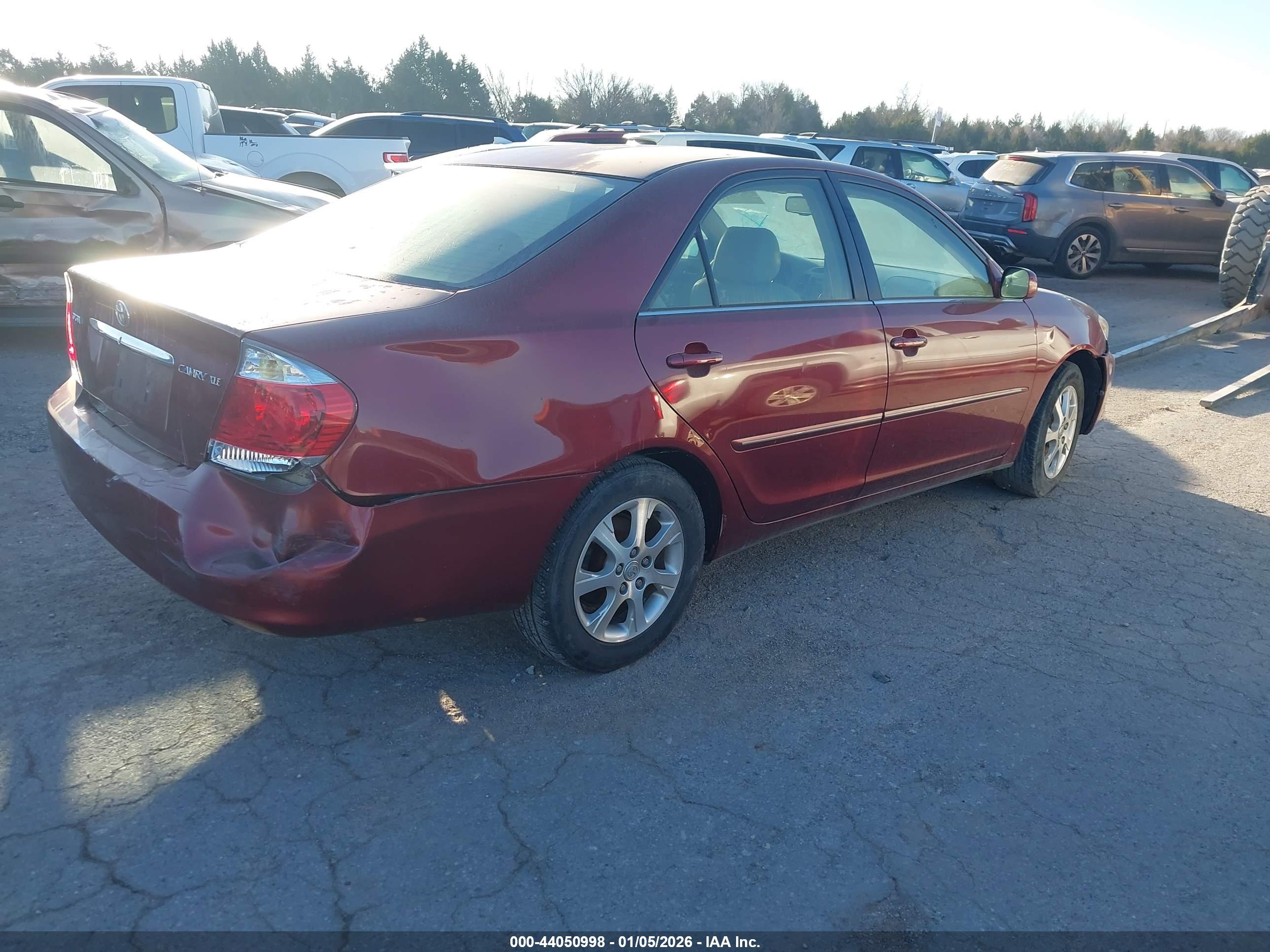 TOYOTA CAMRY image 4
