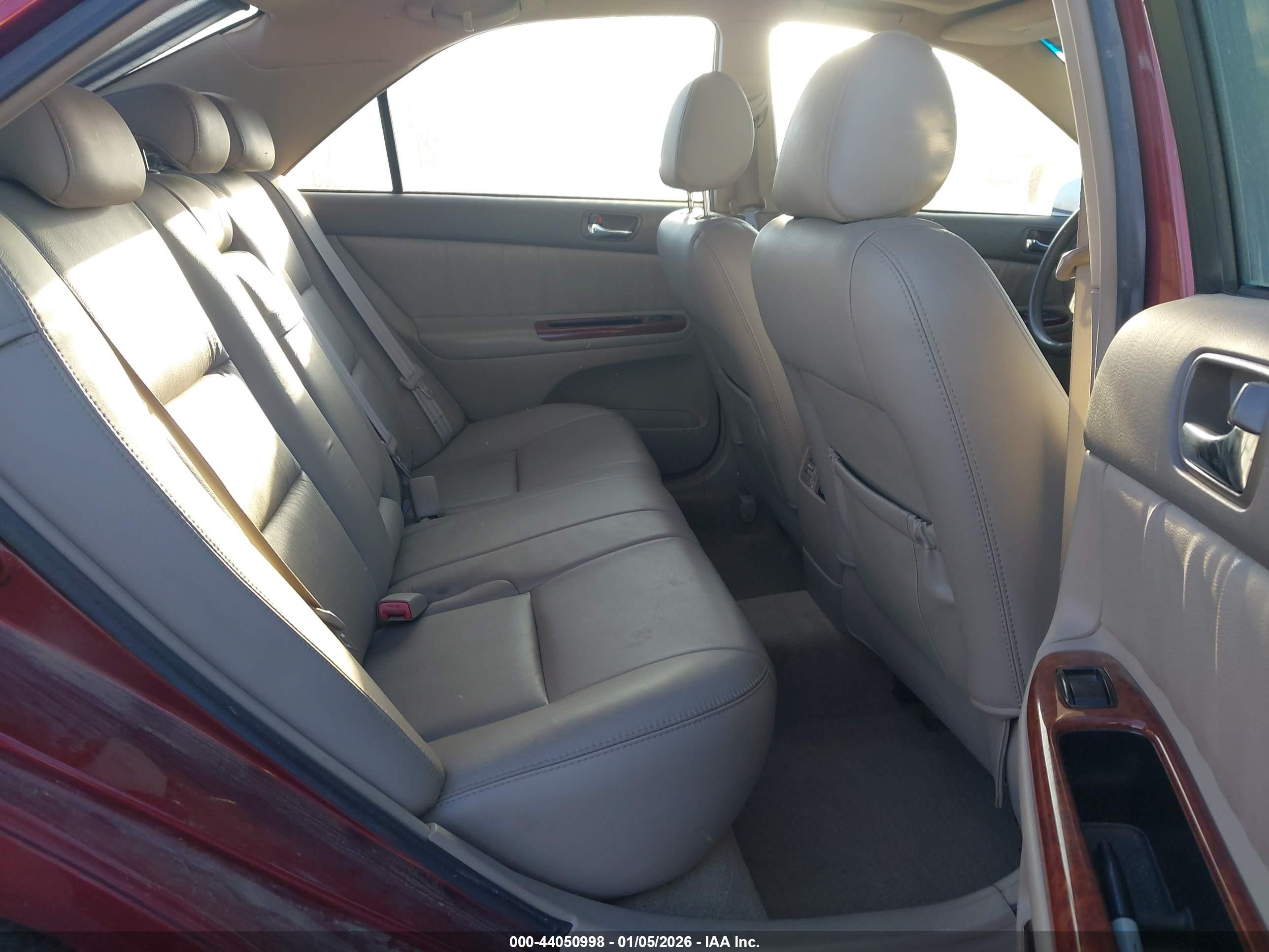 TOYOTA CAMRY image 8
