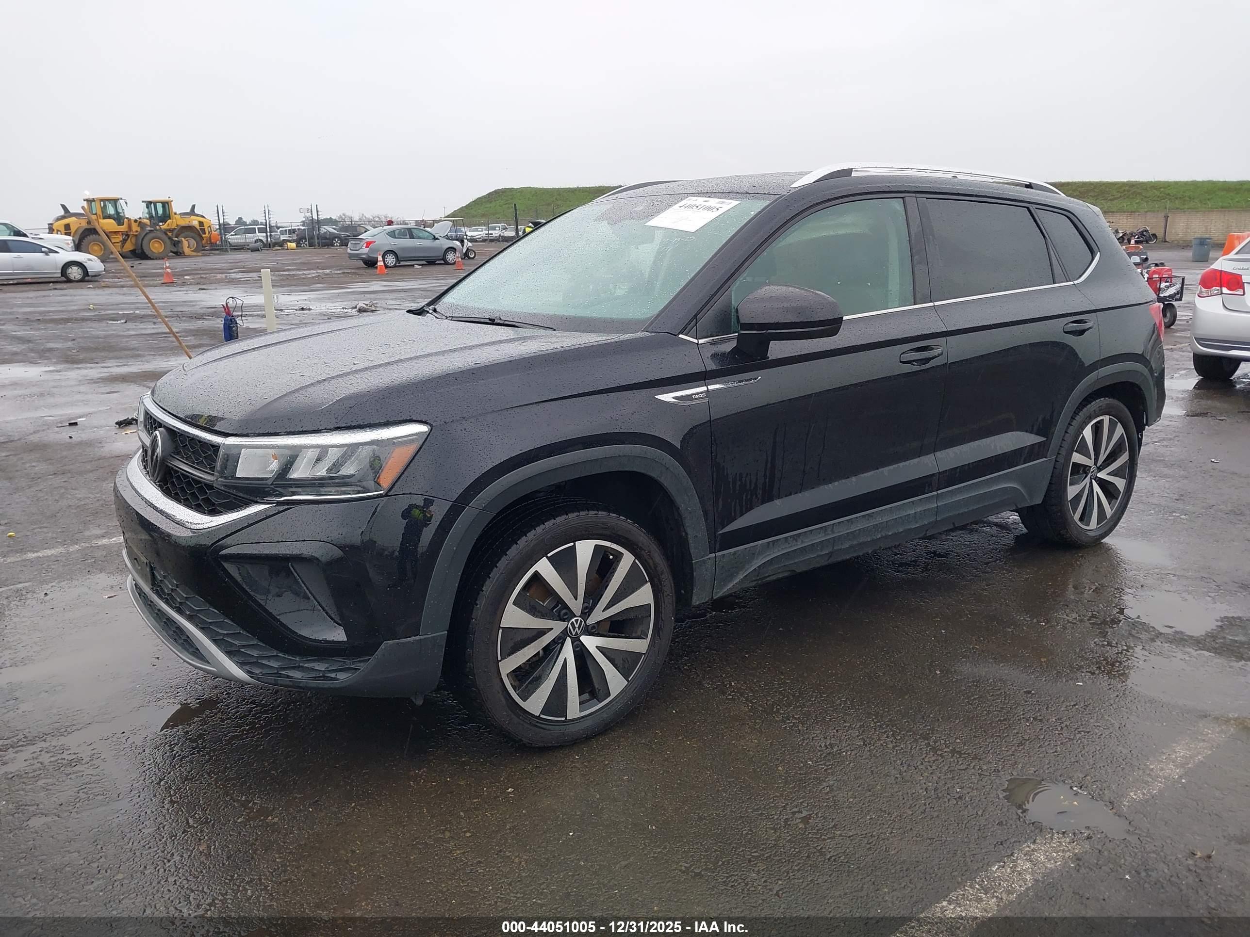 VOLKSWAGEN TAOS image 2