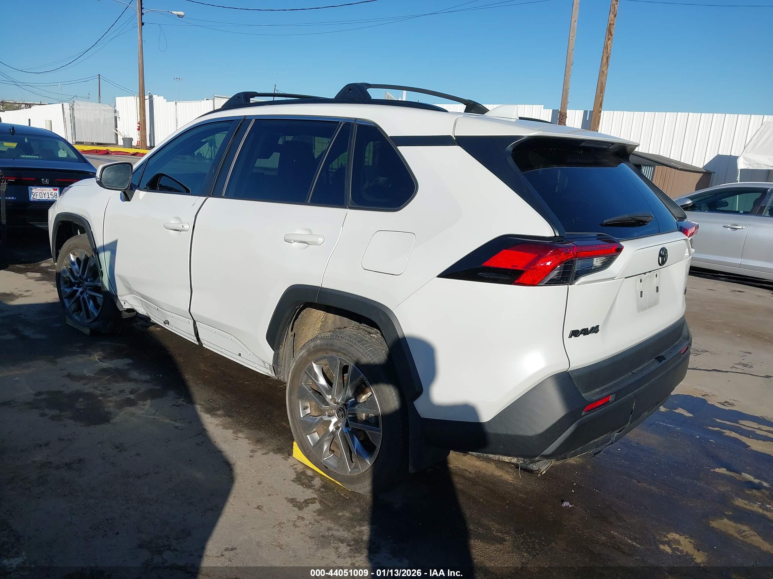 TOYOTA RAV4 image 3