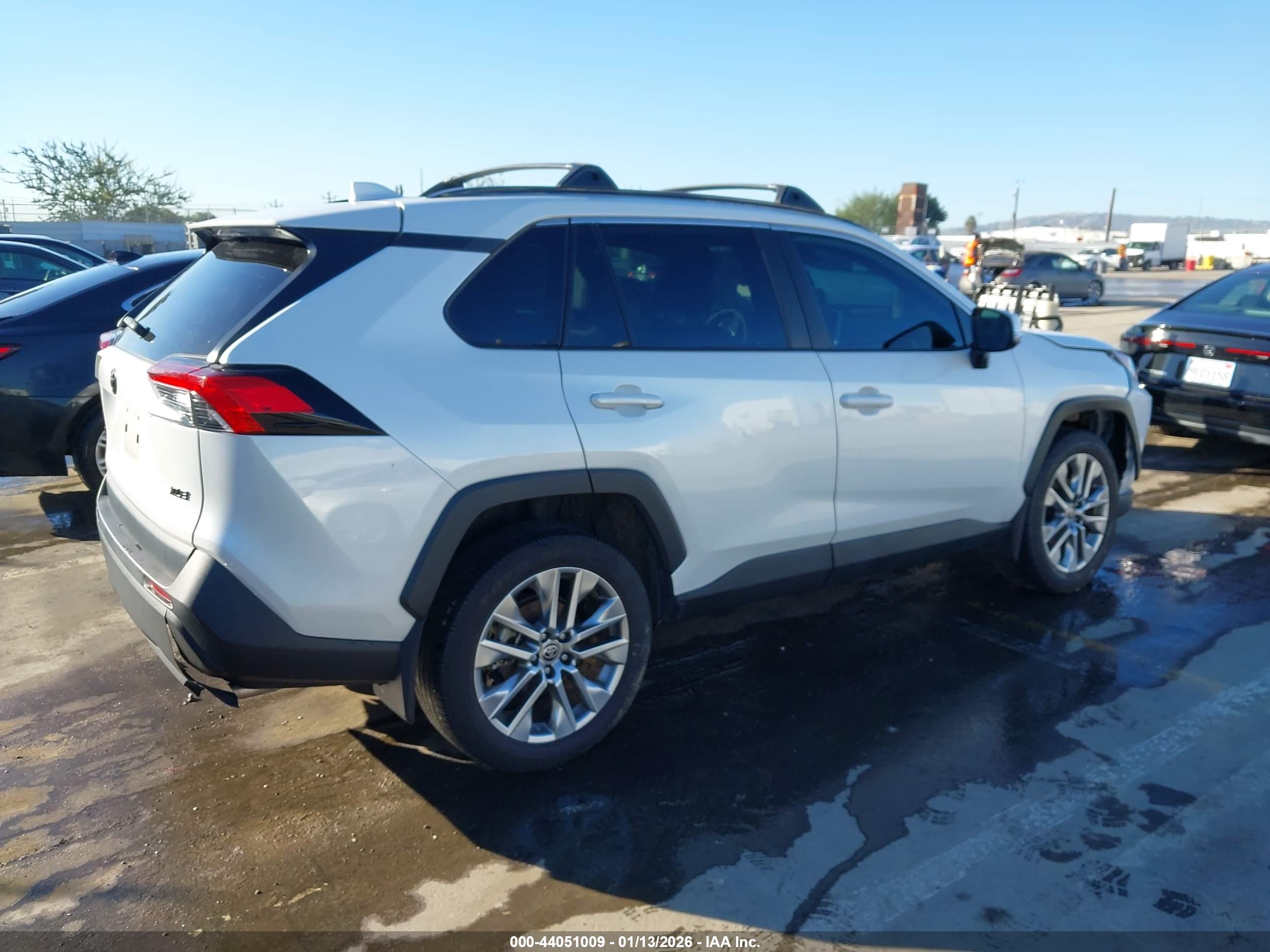 TOYOTA RAV4 image 4