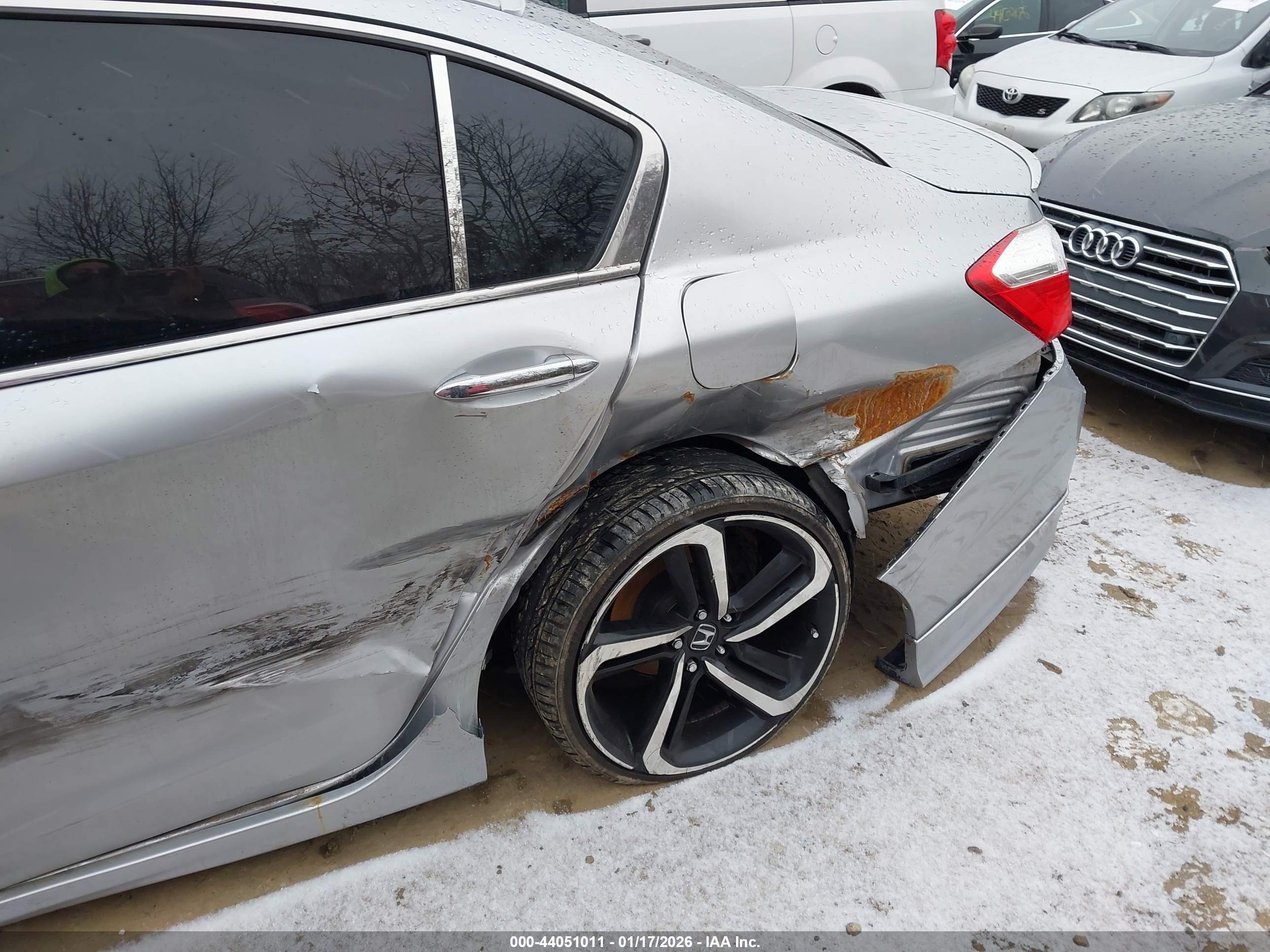 HONDA ACCORD image 6