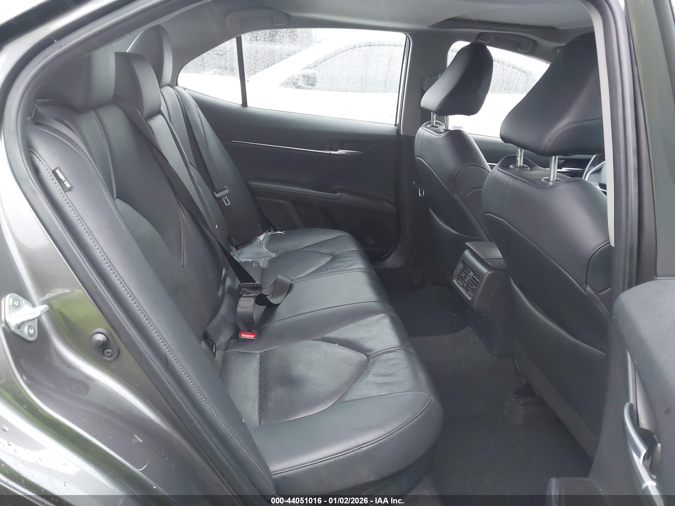 TOYOTA CAMRY image 8