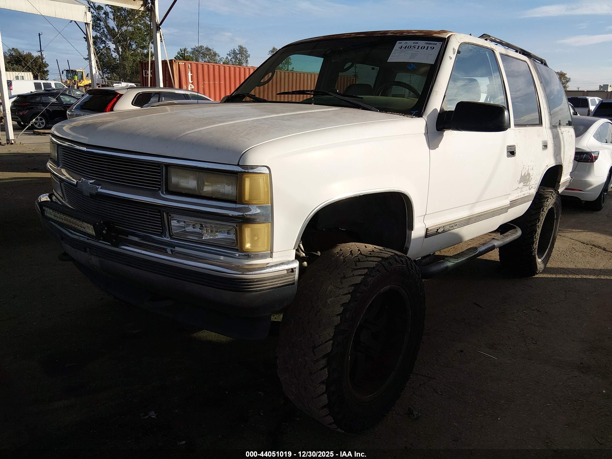 CHEVROLET TAHOE image 2