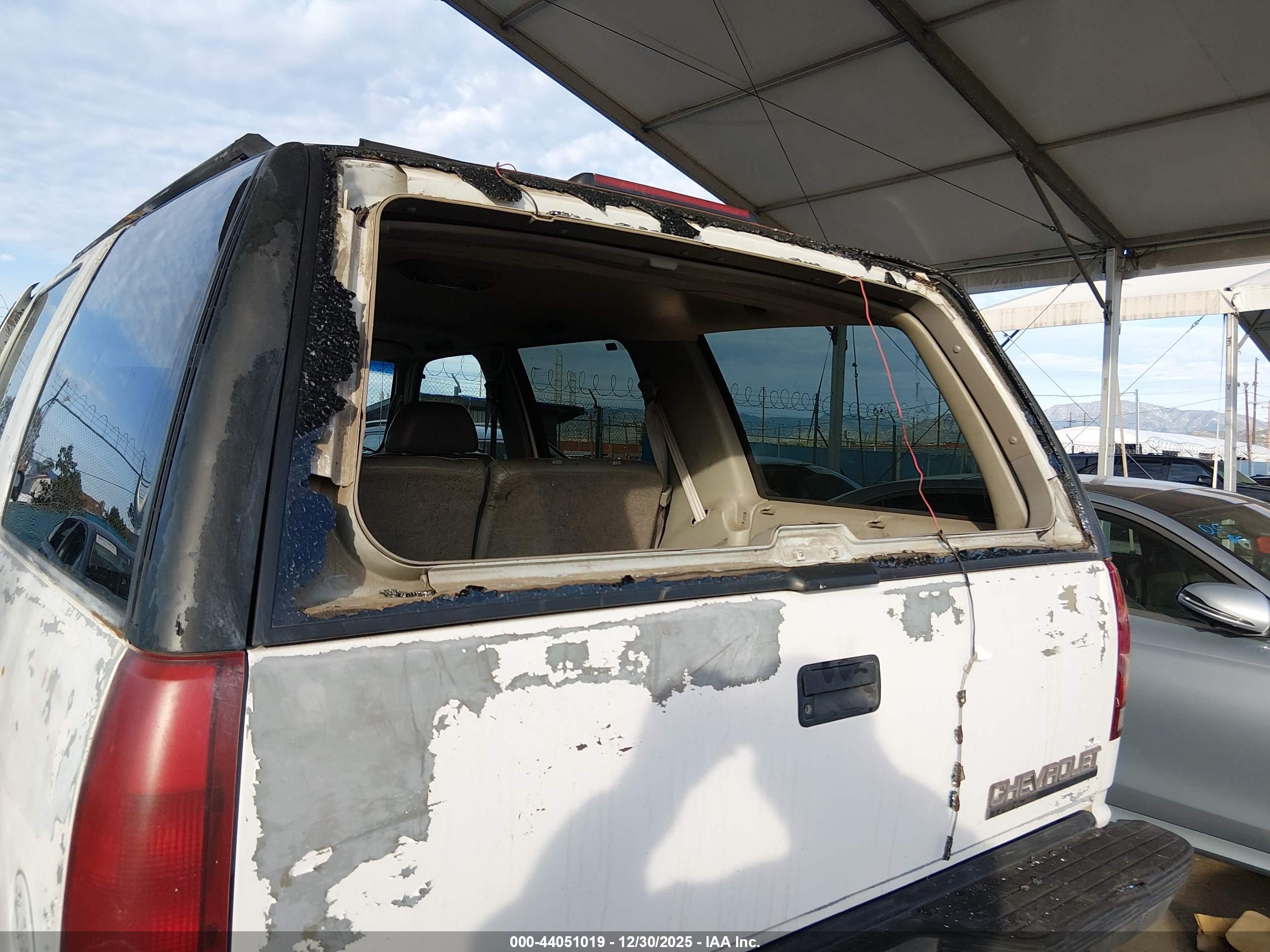 CHEVROLET TAHOE image 6