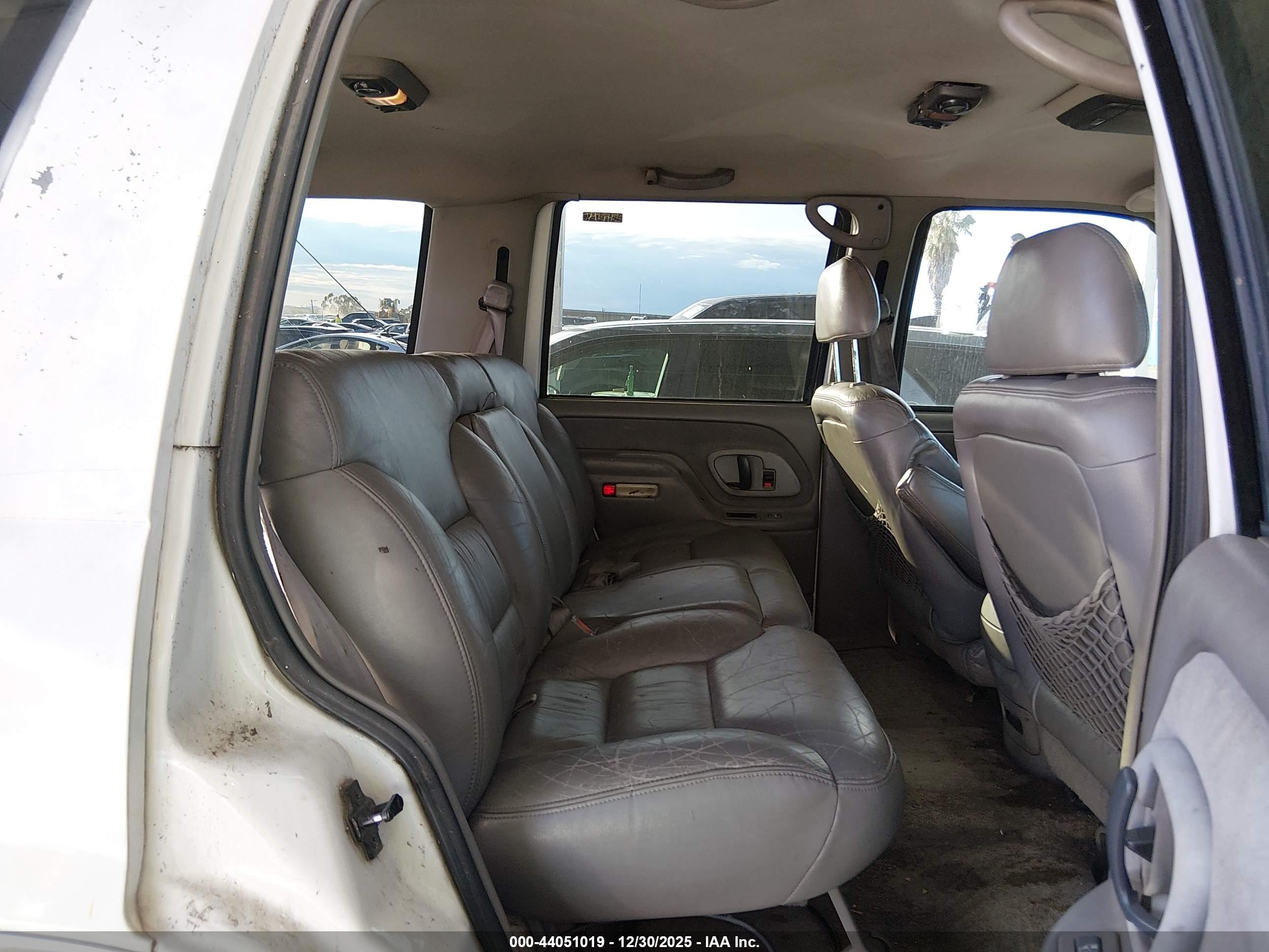 CHEVROLET TAHOE image 8