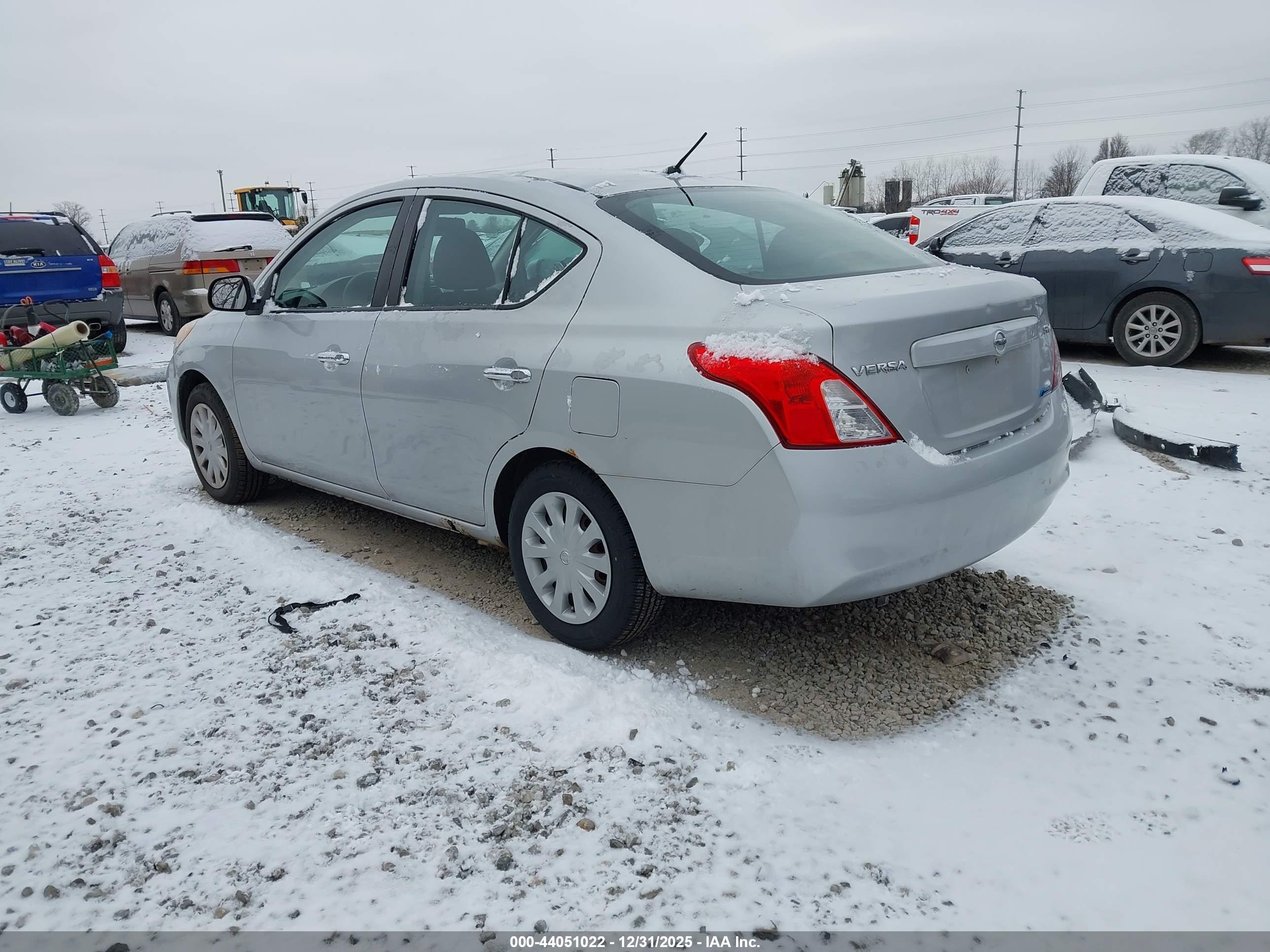 NISSAN VERSA image 3