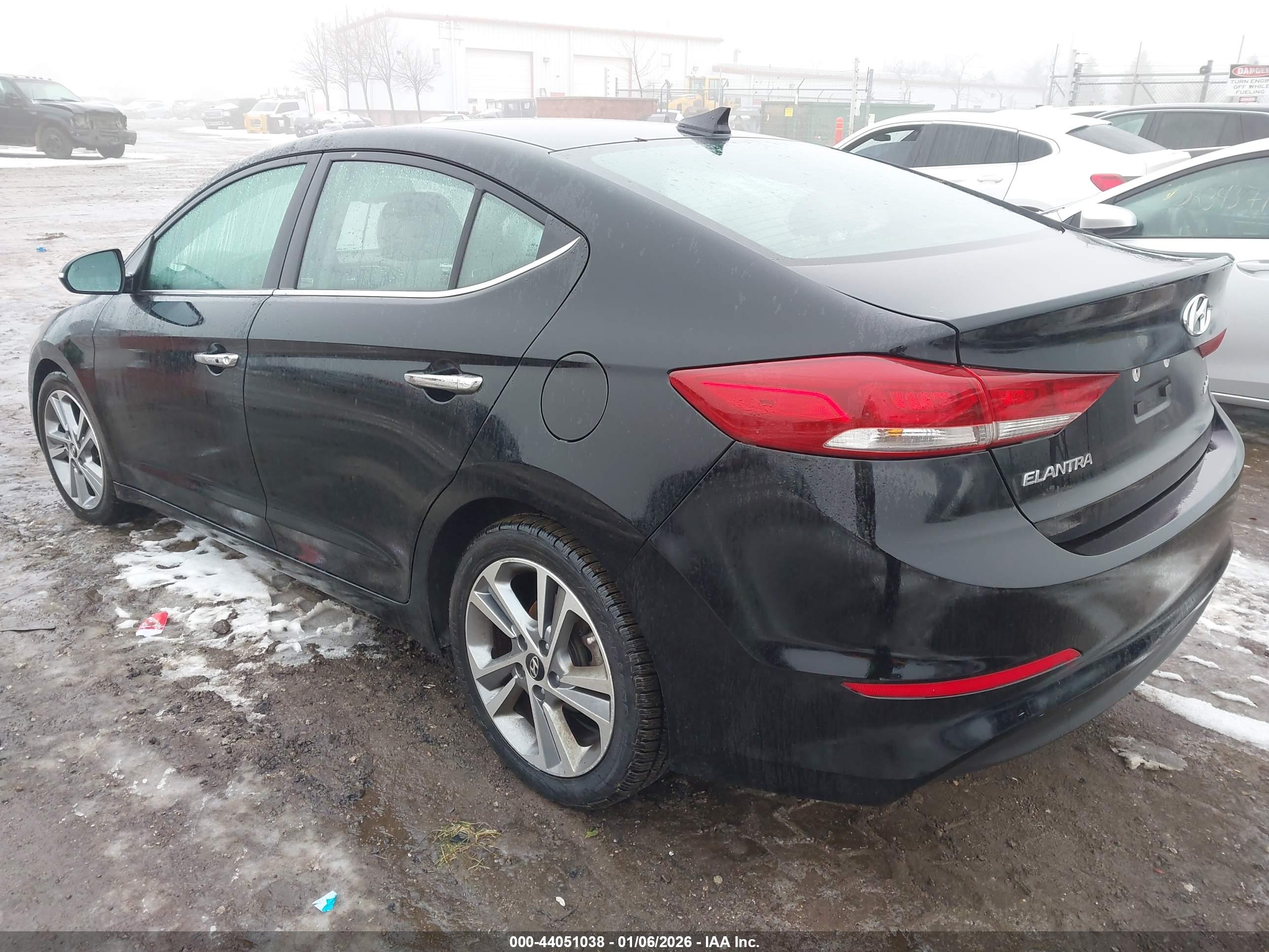 HYUNDAI ELANTRA image 3