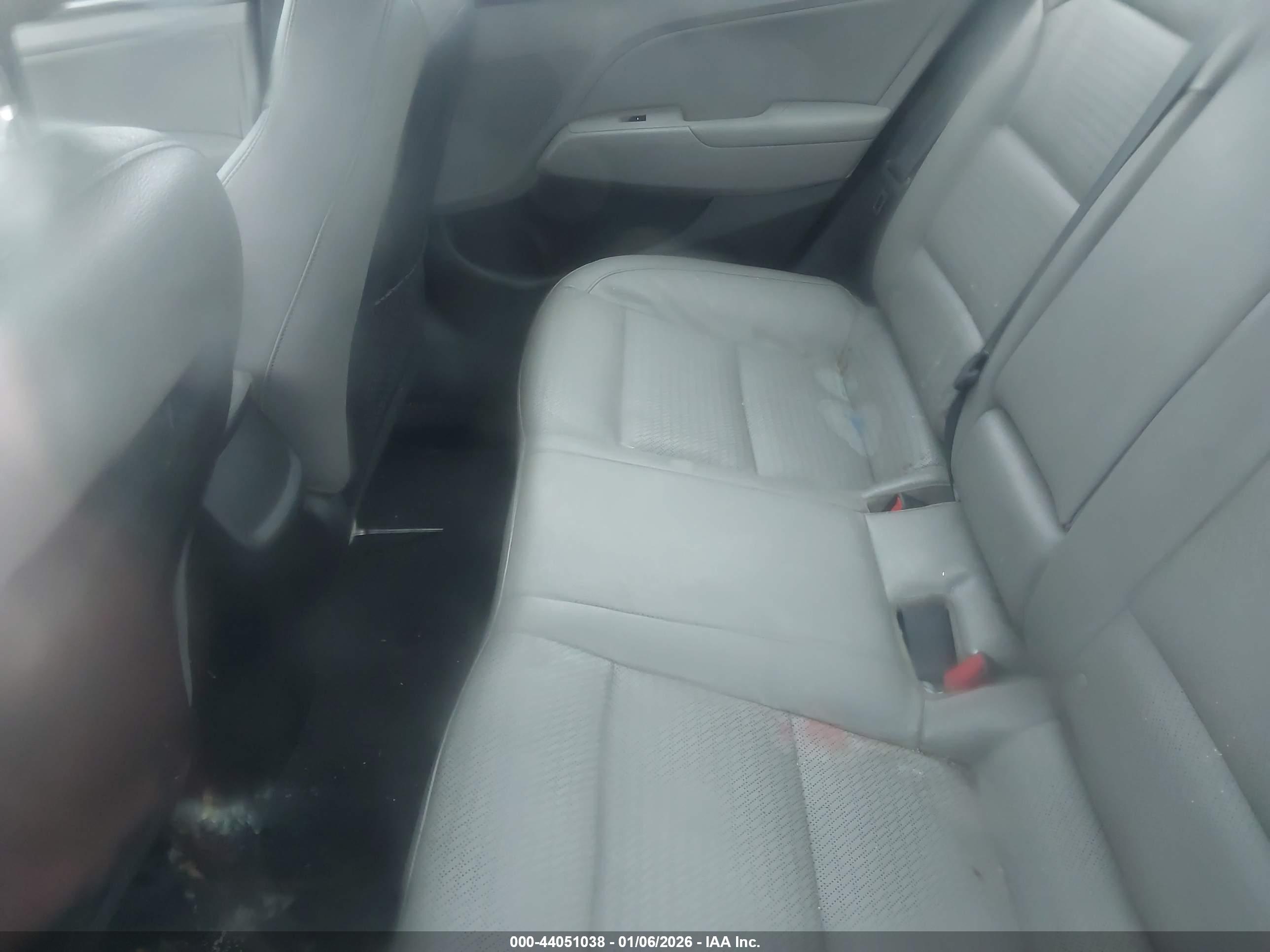 HYUNDAI ELANTRA image 8