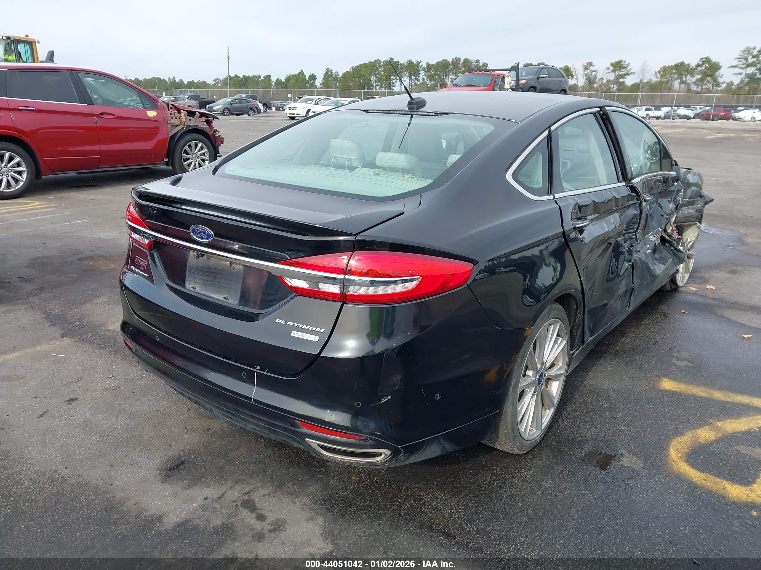 FORD FUSION image 4