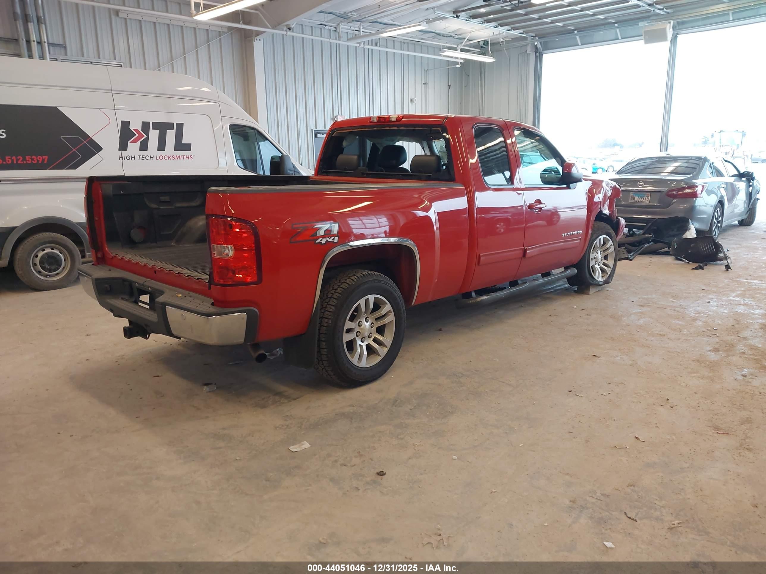 CHEVROLET SILVERADO image 4