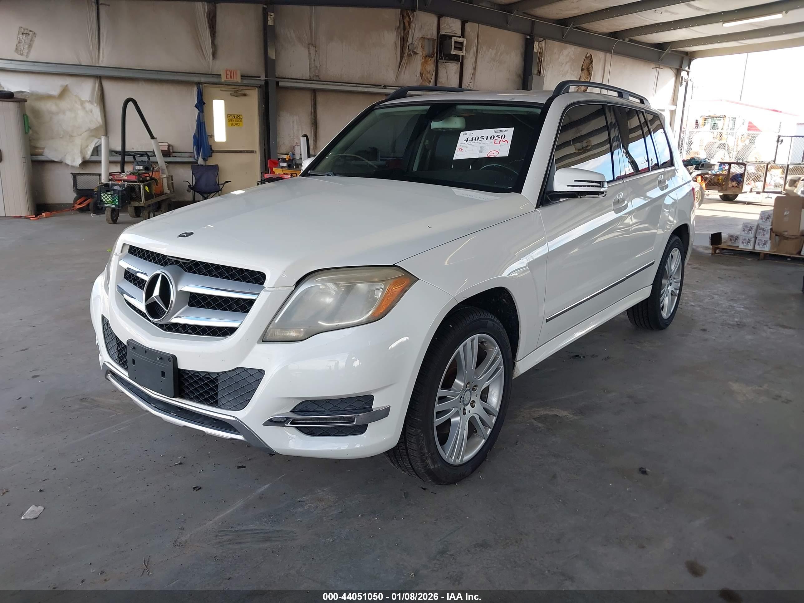 MERCEDES-BENZ GLK image 2