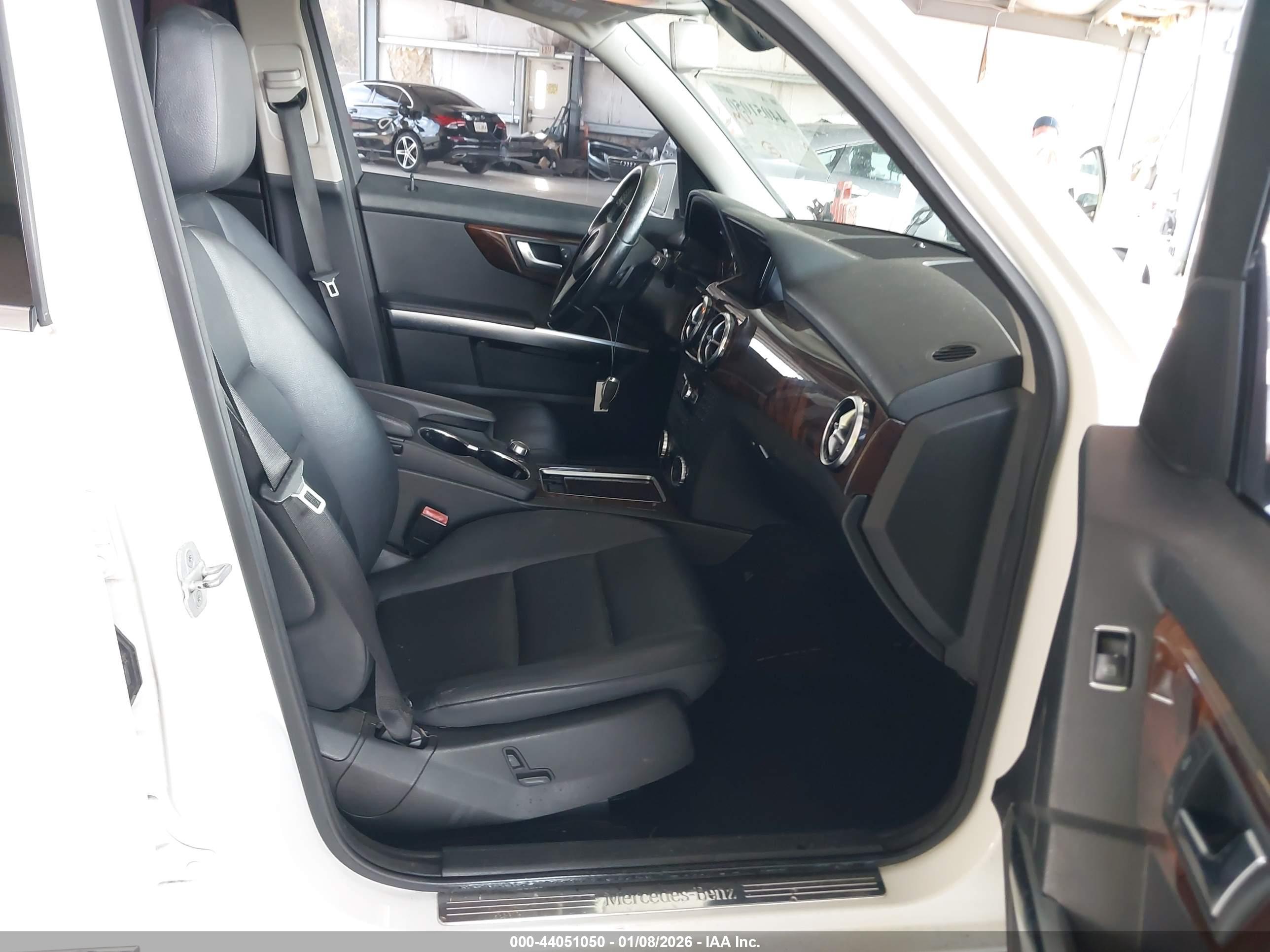 MERCEDES-BENZ GLK image 5