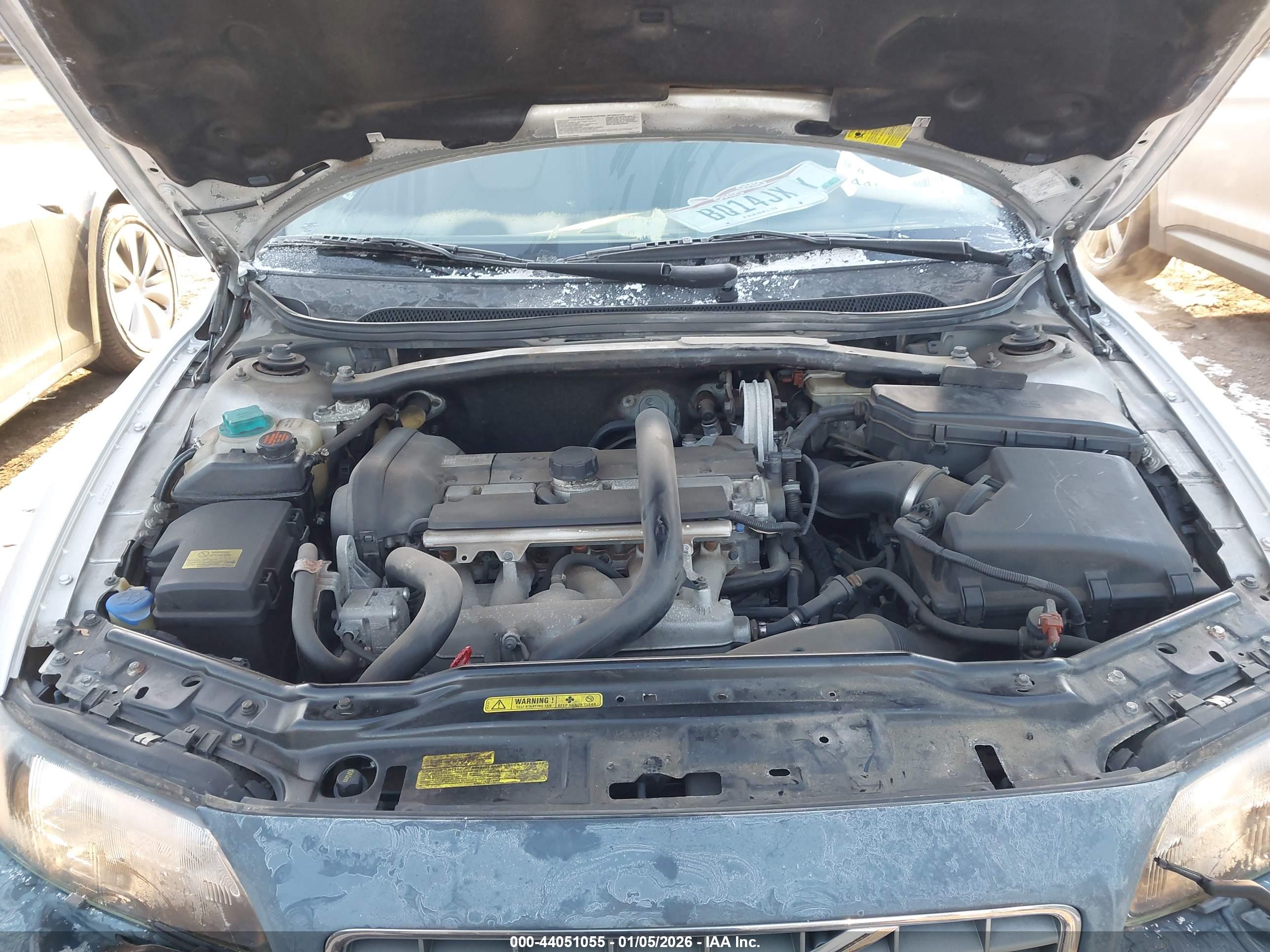 VOLVO XC70 image 10