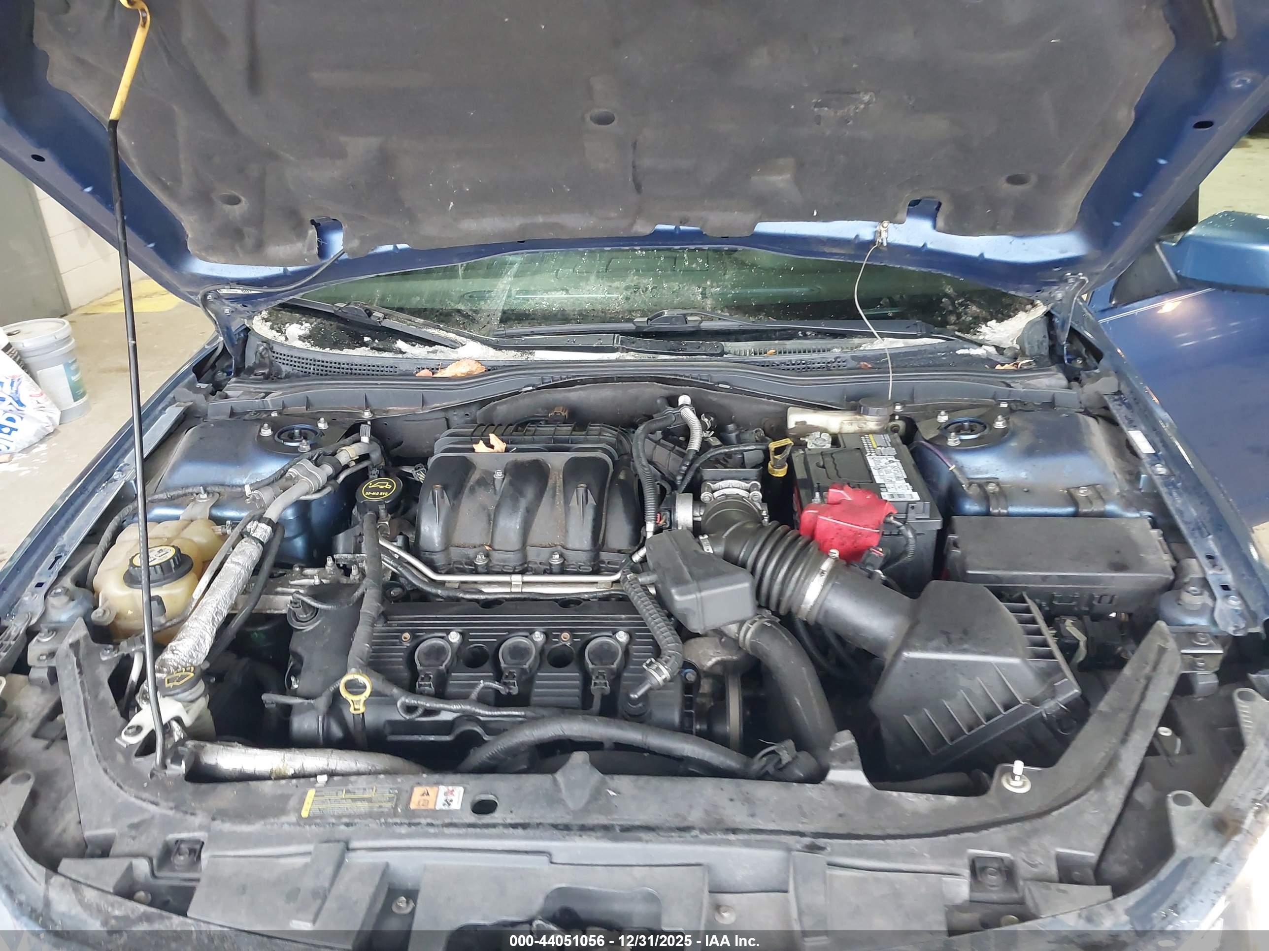 FORD FUSION image 10