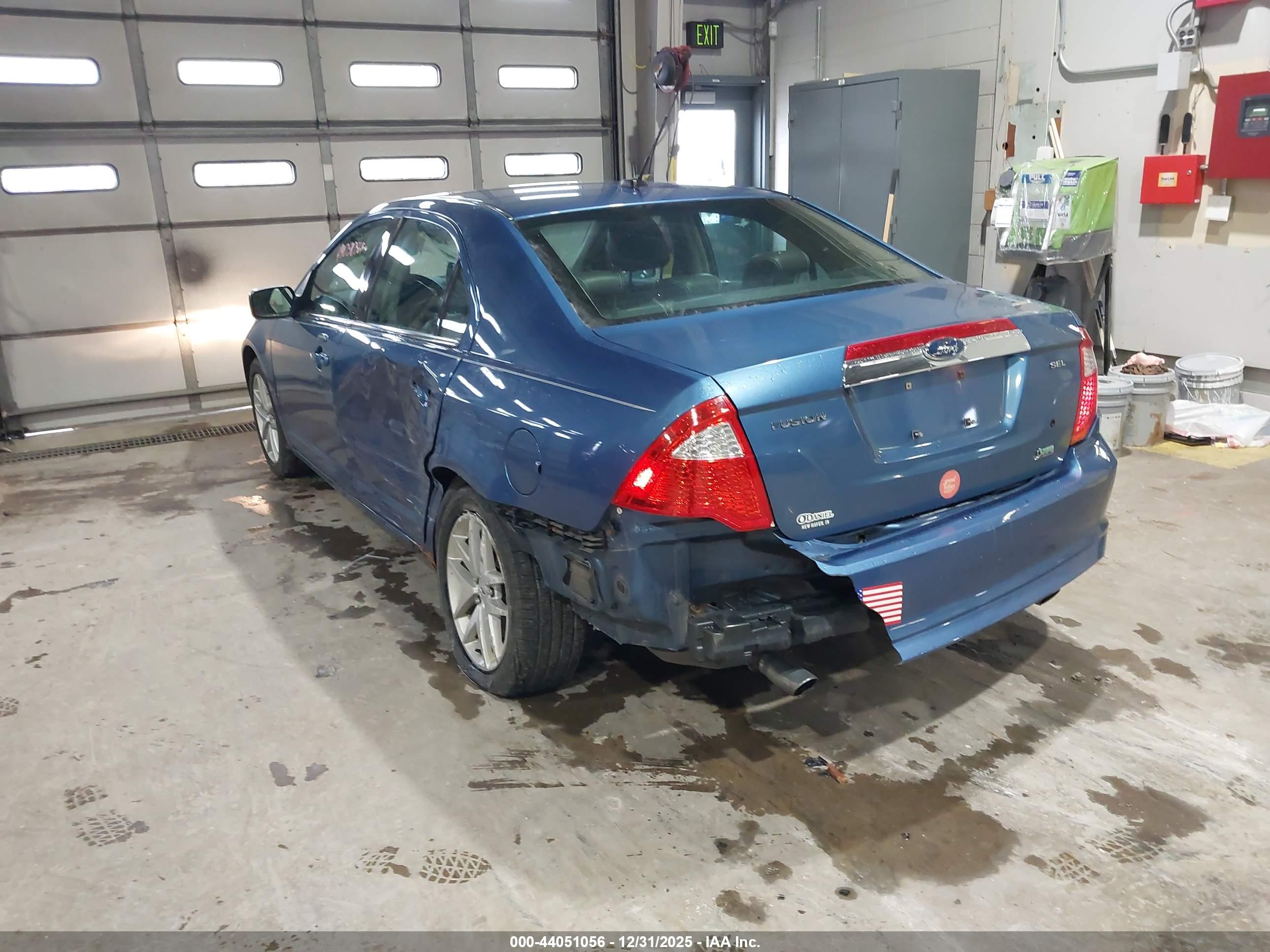 FORD FUSION image 3