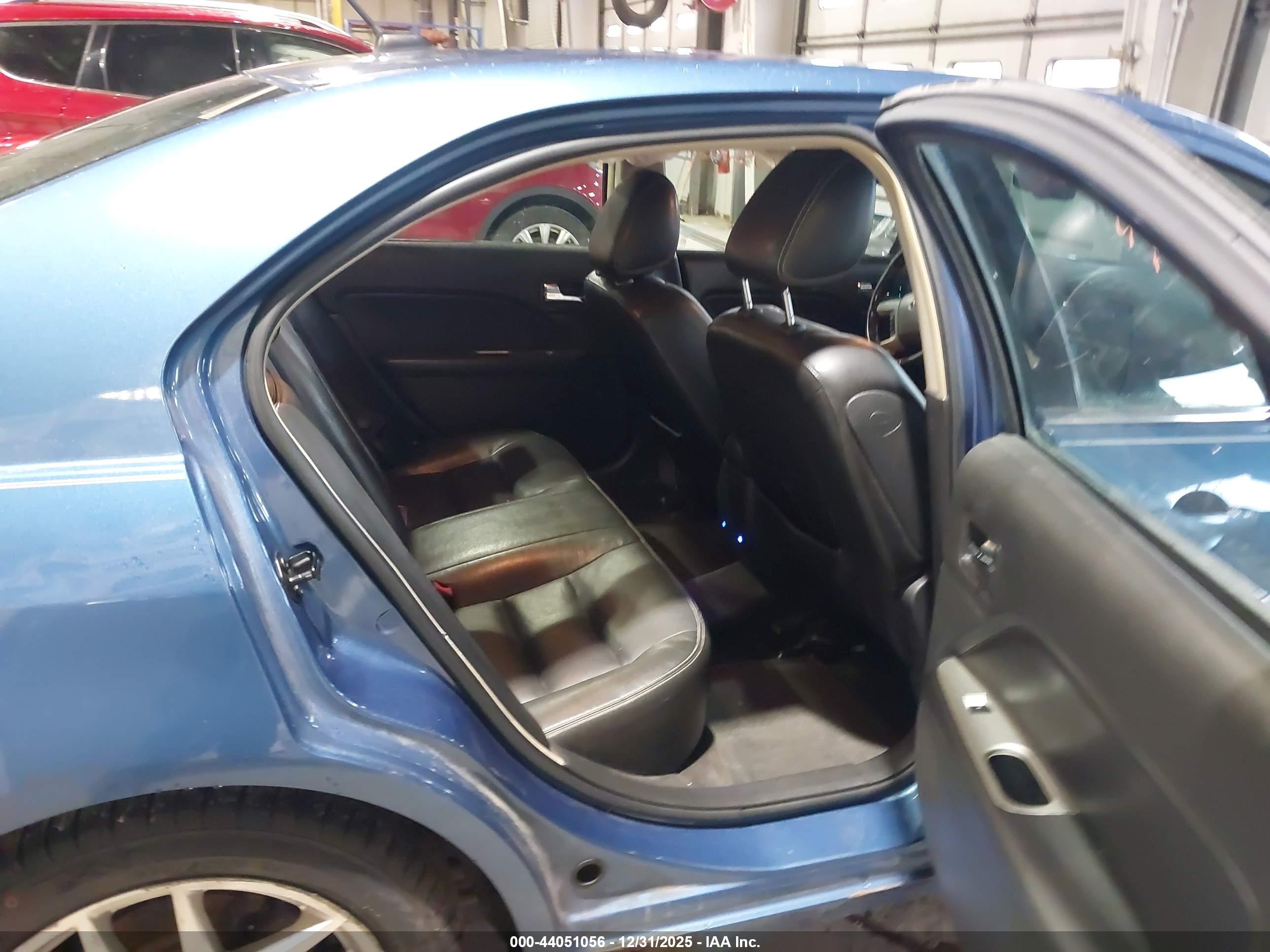 FORD FUSION image 8