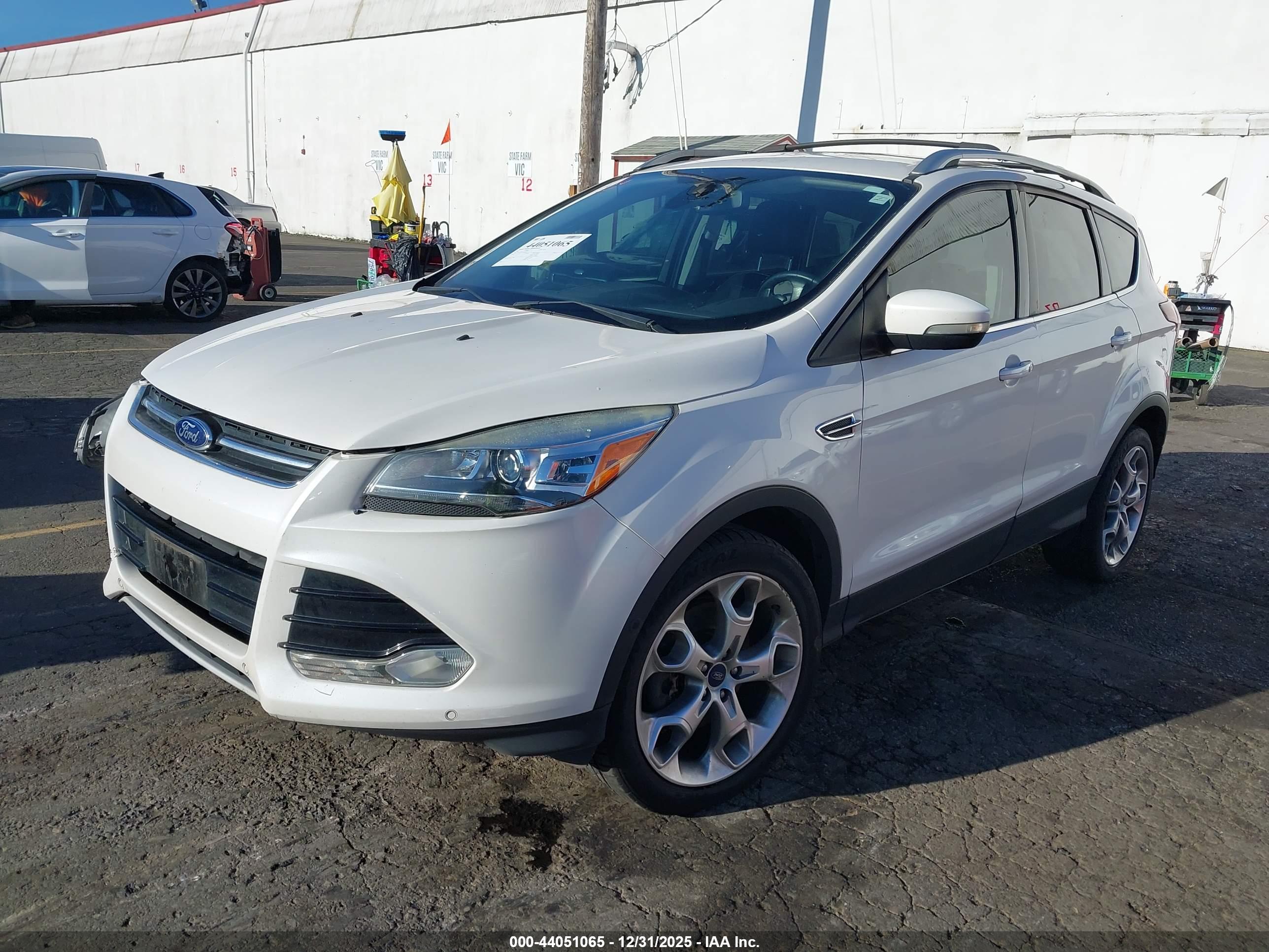 FORD ESCAPE image 2