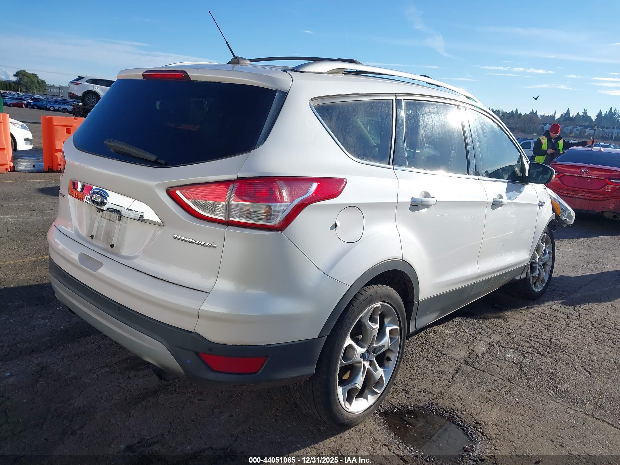 FORD ESCAPE image 4