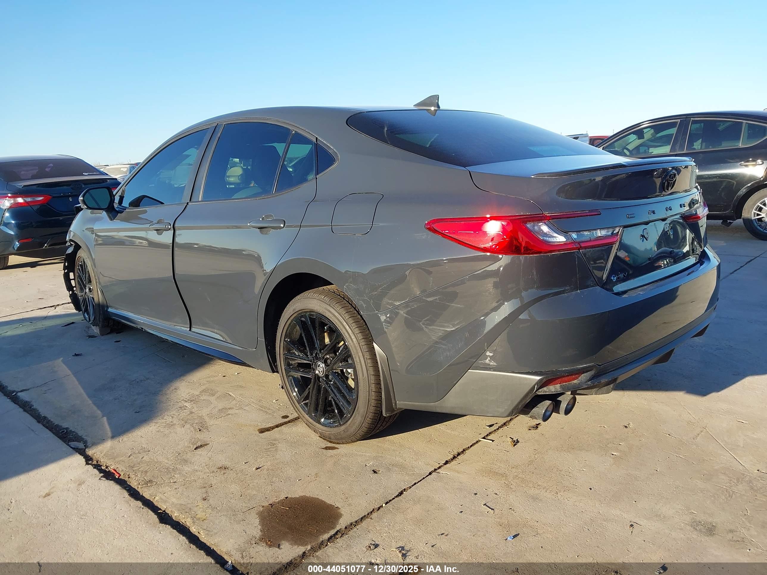 TOYOTA CAMRY image 3
