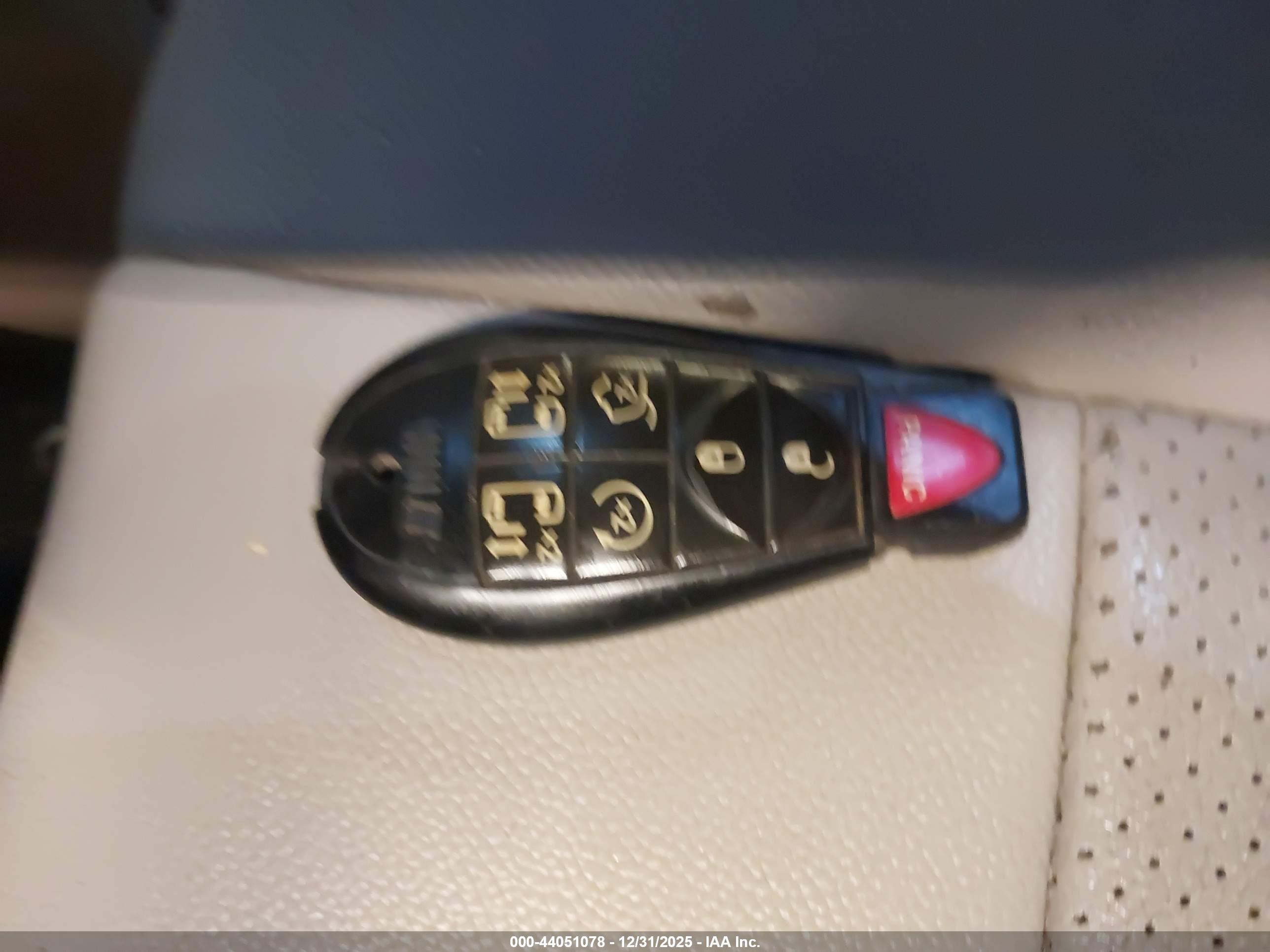 CHRYSLER TOWN image 11