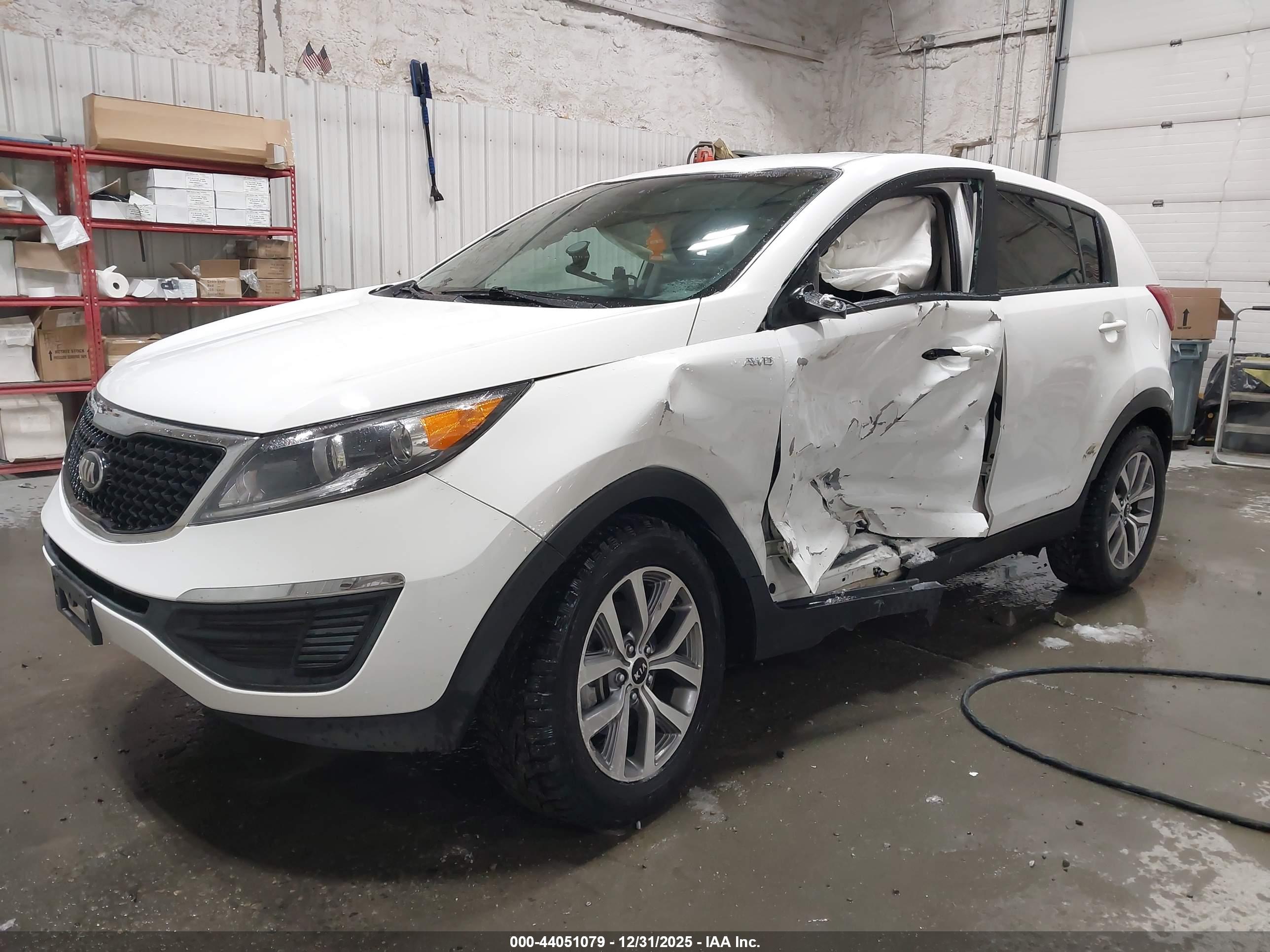KIA SPORTAGE image 2