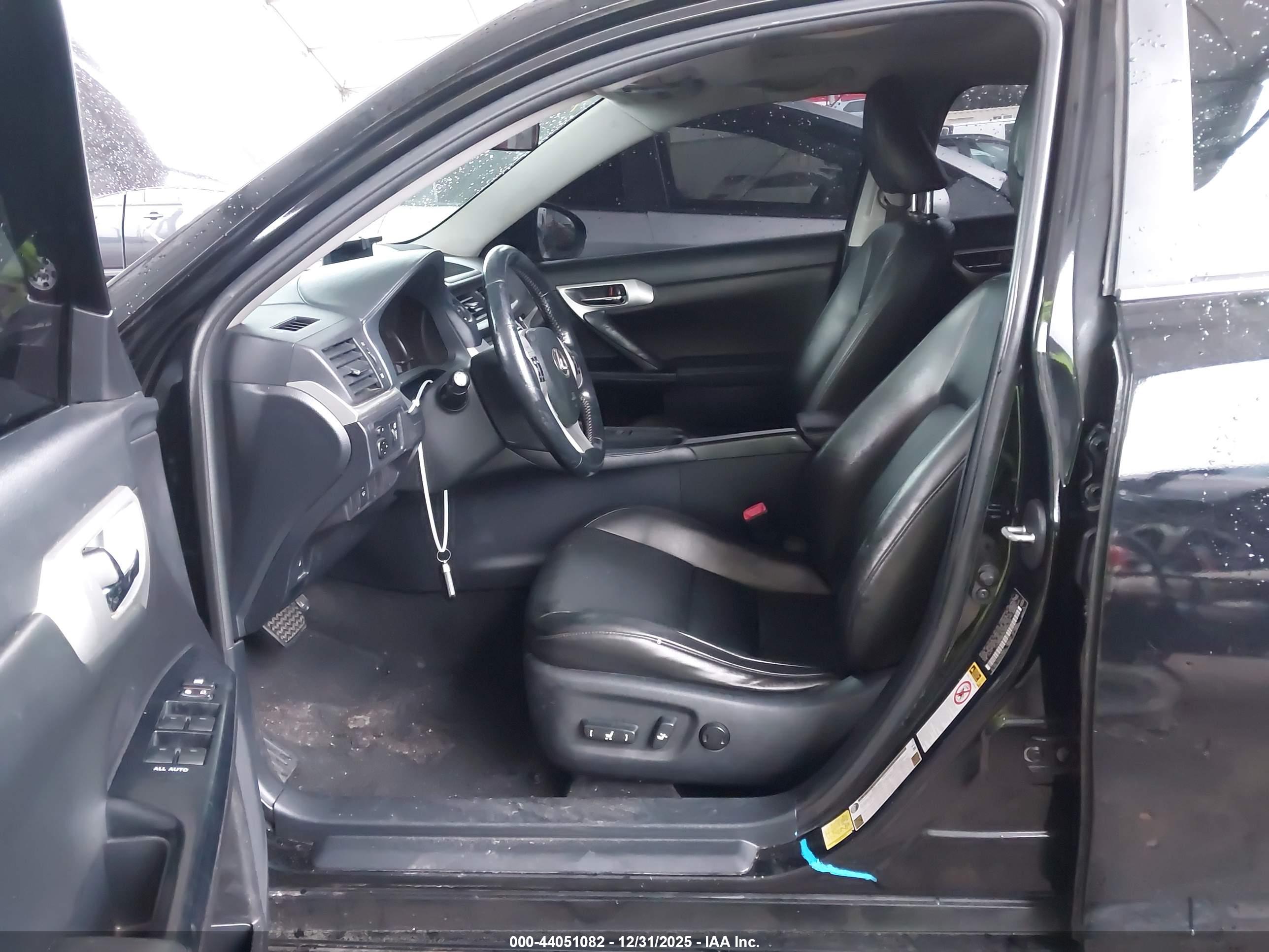 LEXUS CT image 6