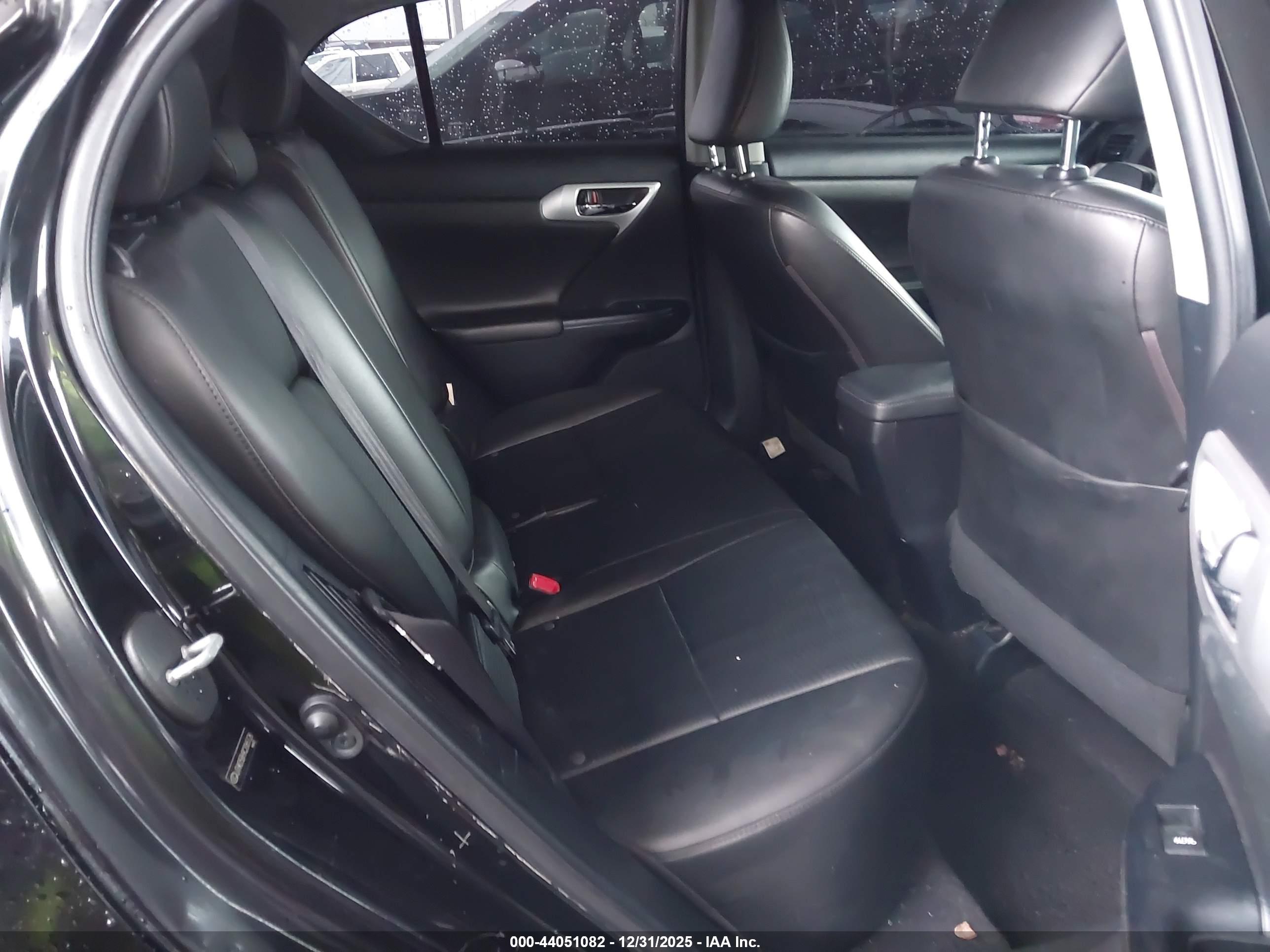 LEXUS CT image 8