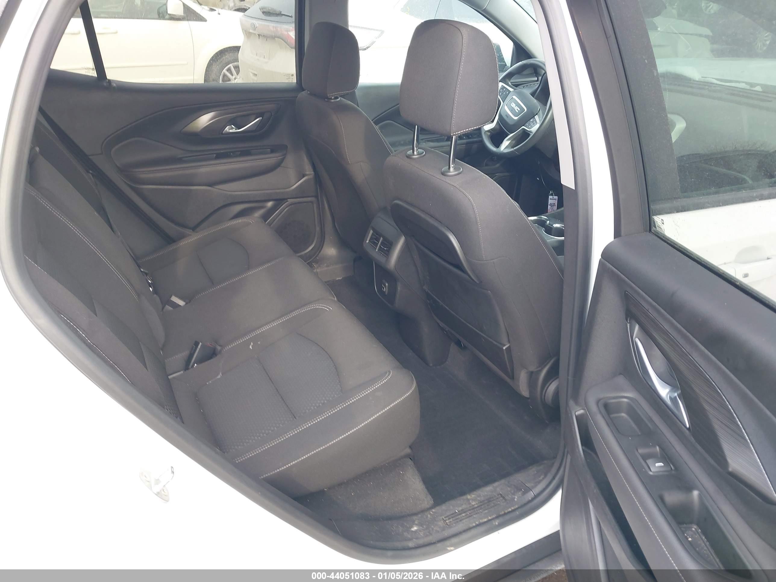 GMC TERRAIN image 8