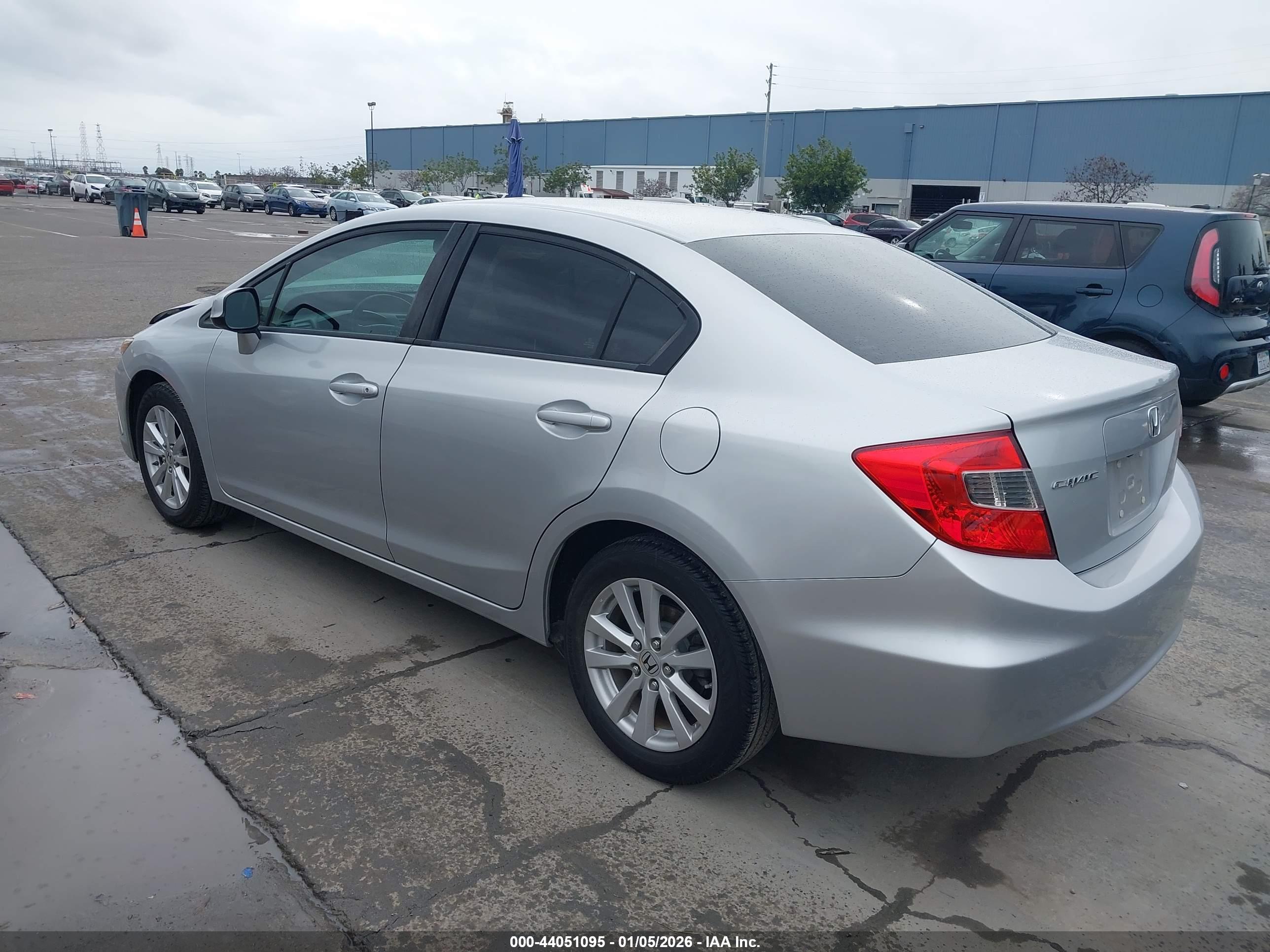 HONDA CIVIC image 3