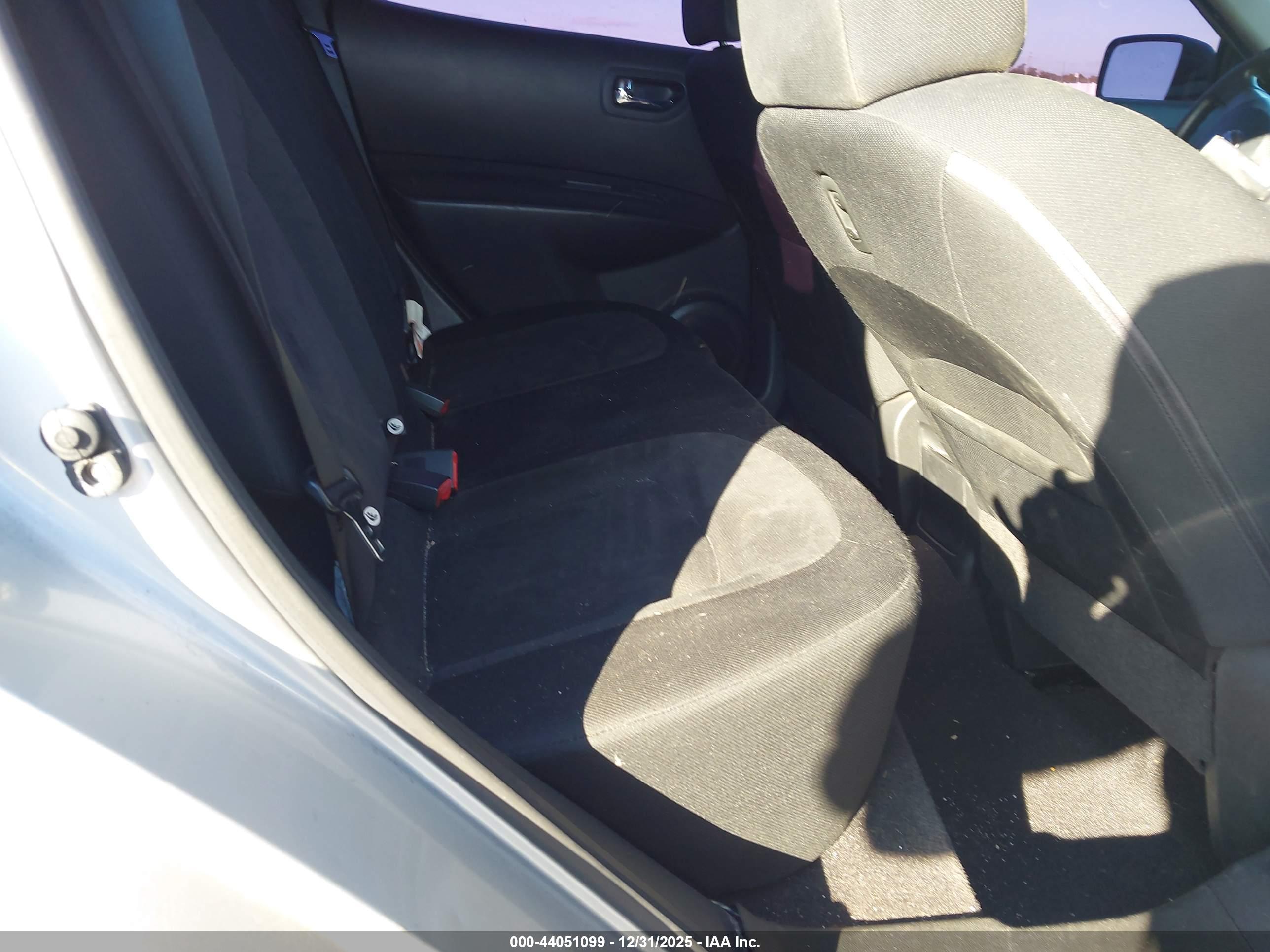NISSAN ROGUE image 8