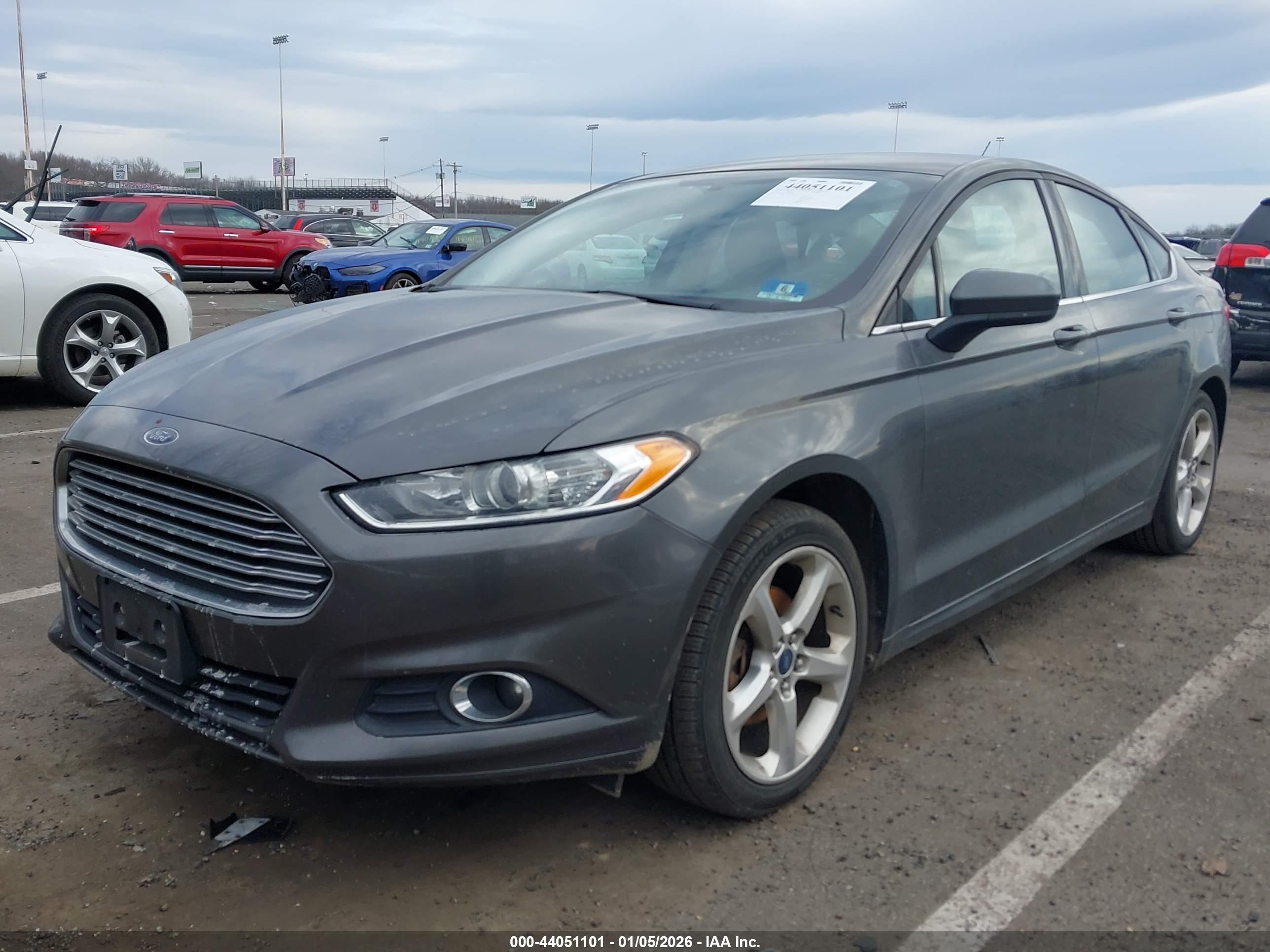 FORD FUSION image 2
