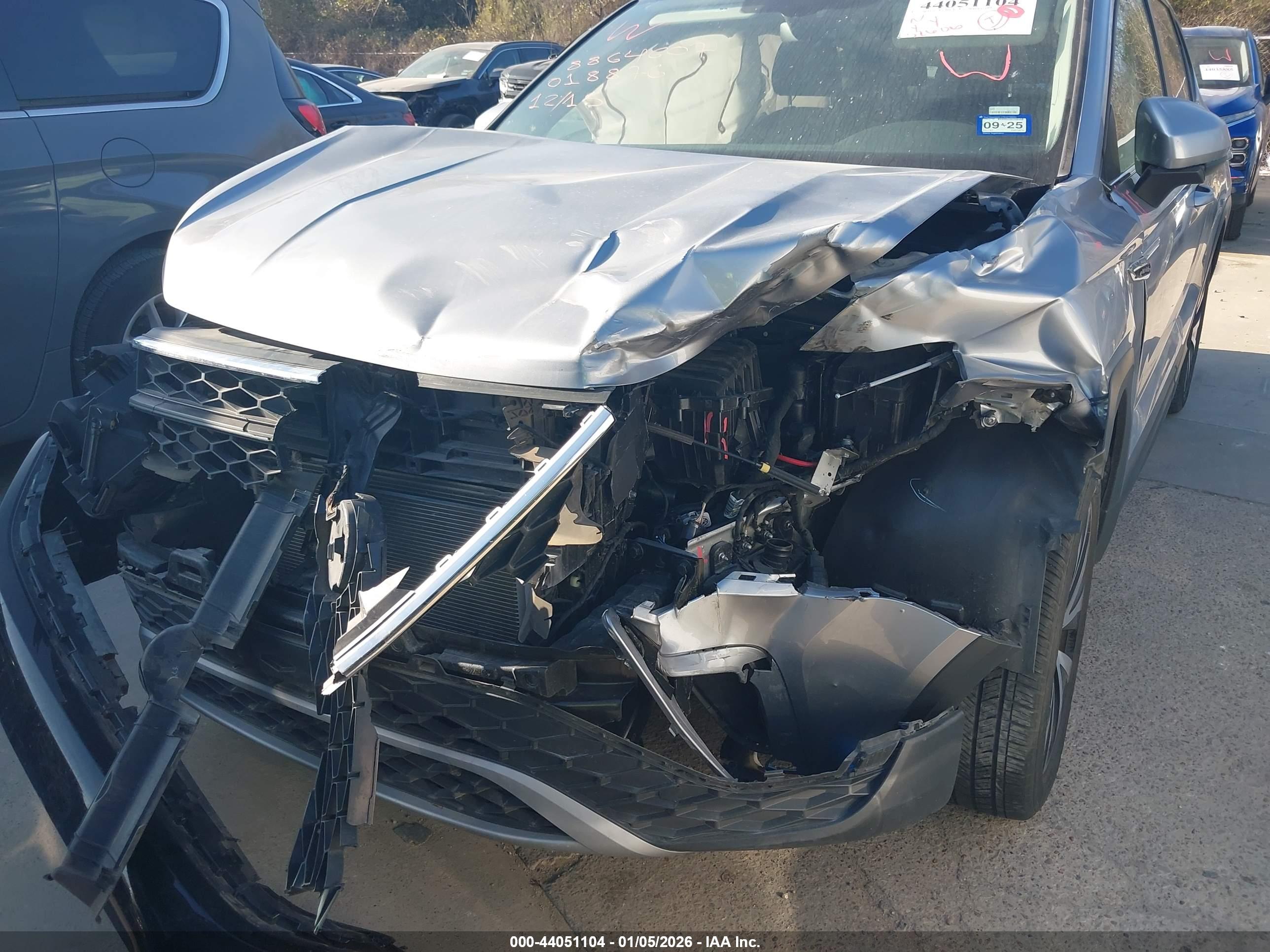 VOLKSWAGEN TAOS image 6