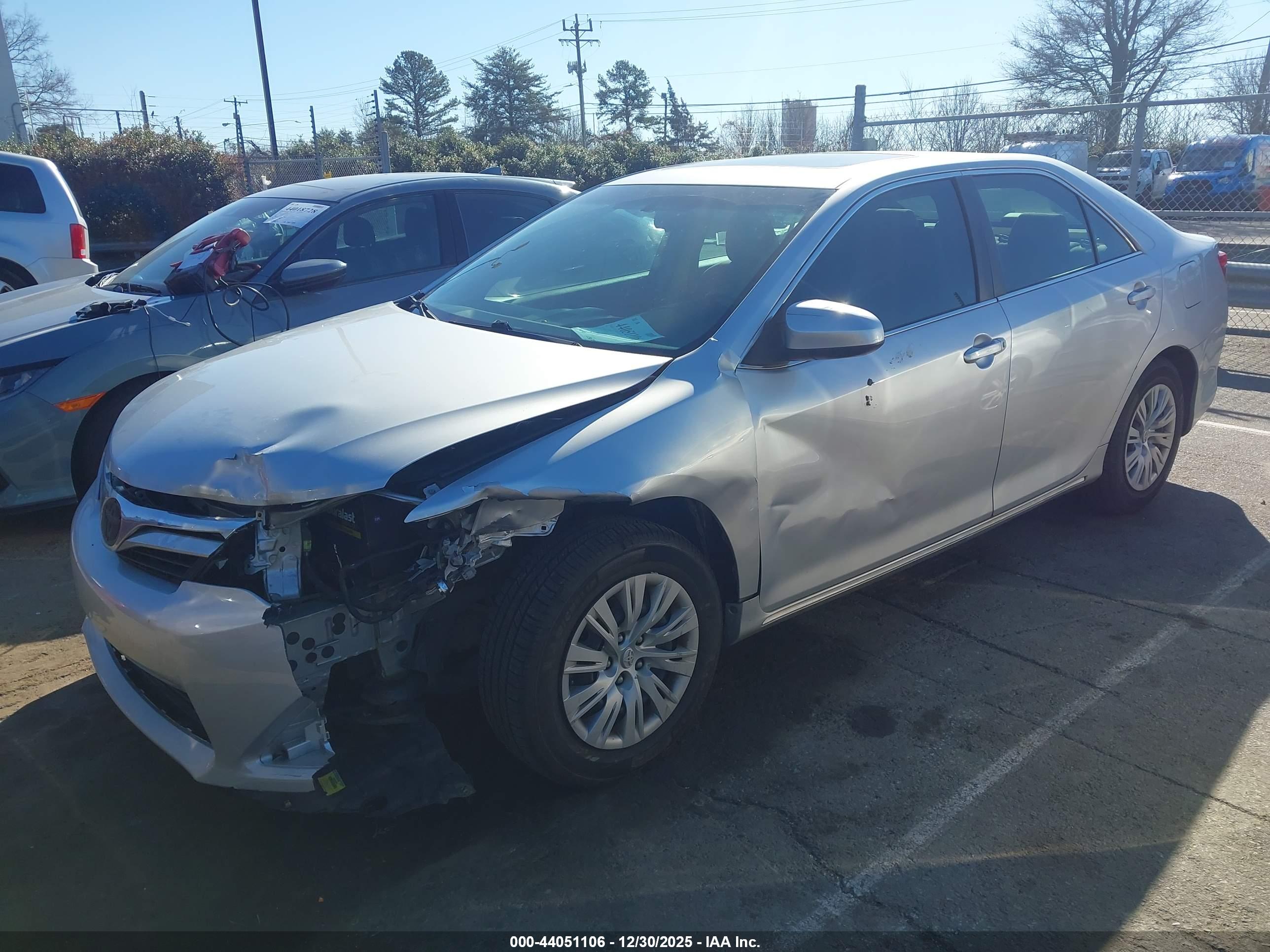 TOYOTA CAMRY image 2