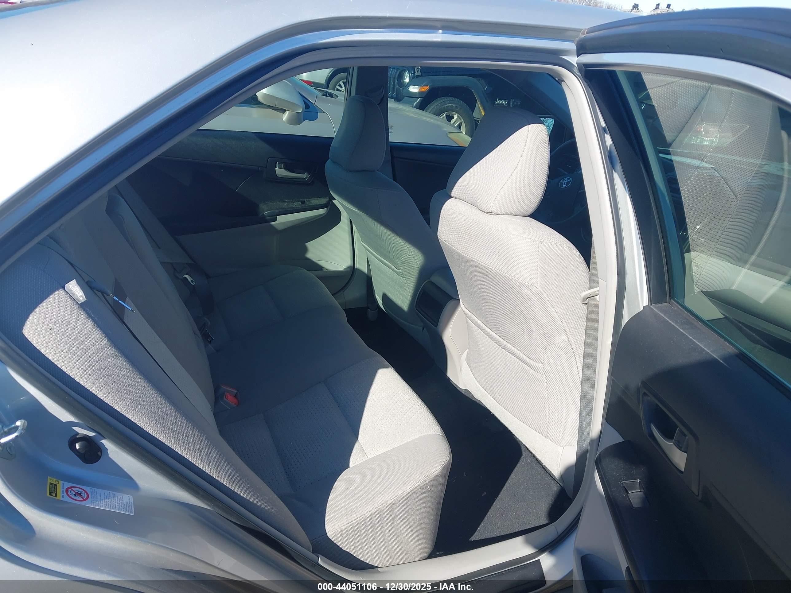 TOYOTA CAMRY image 8