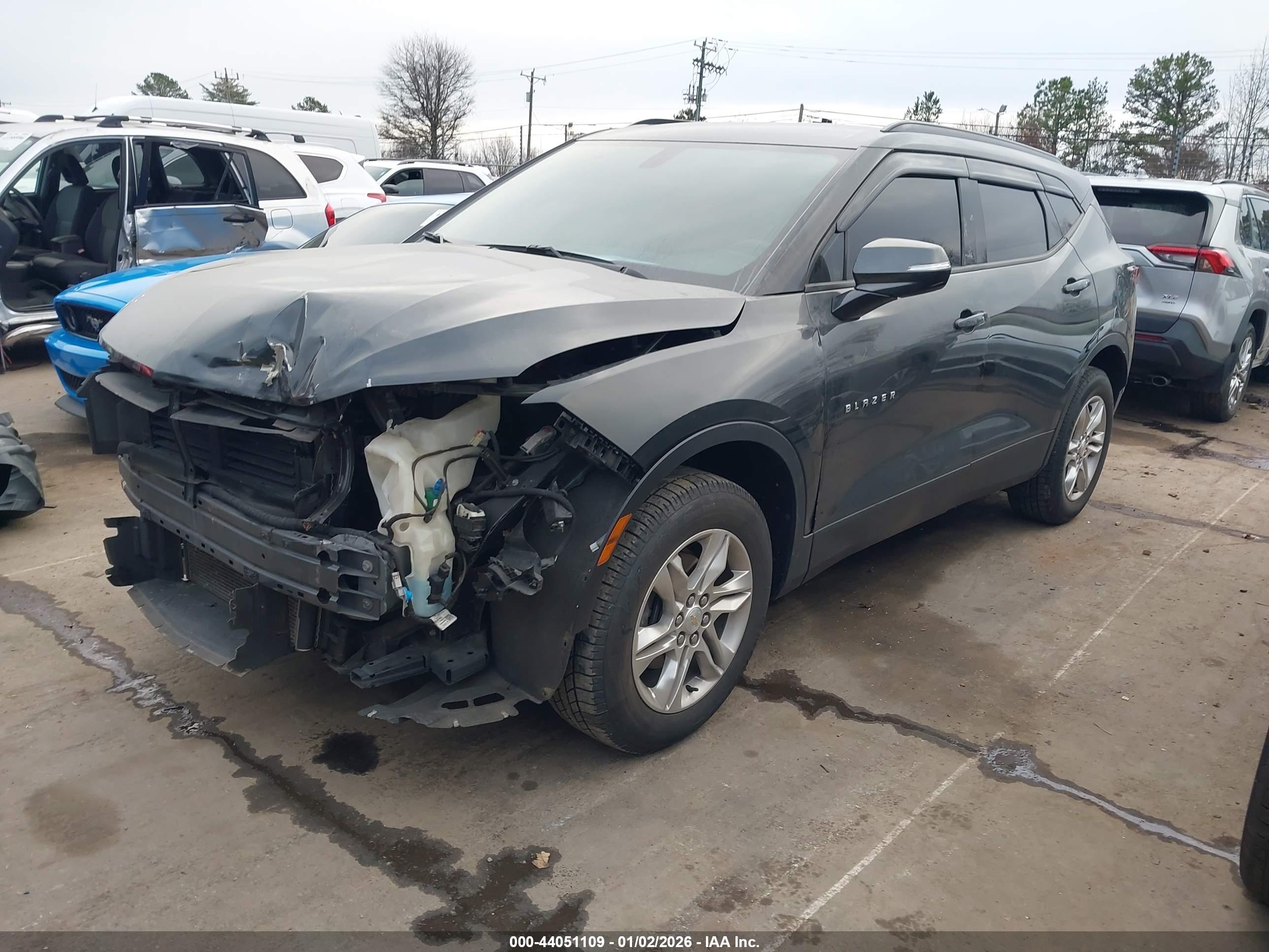 CHEVROLET BLAZER image 2