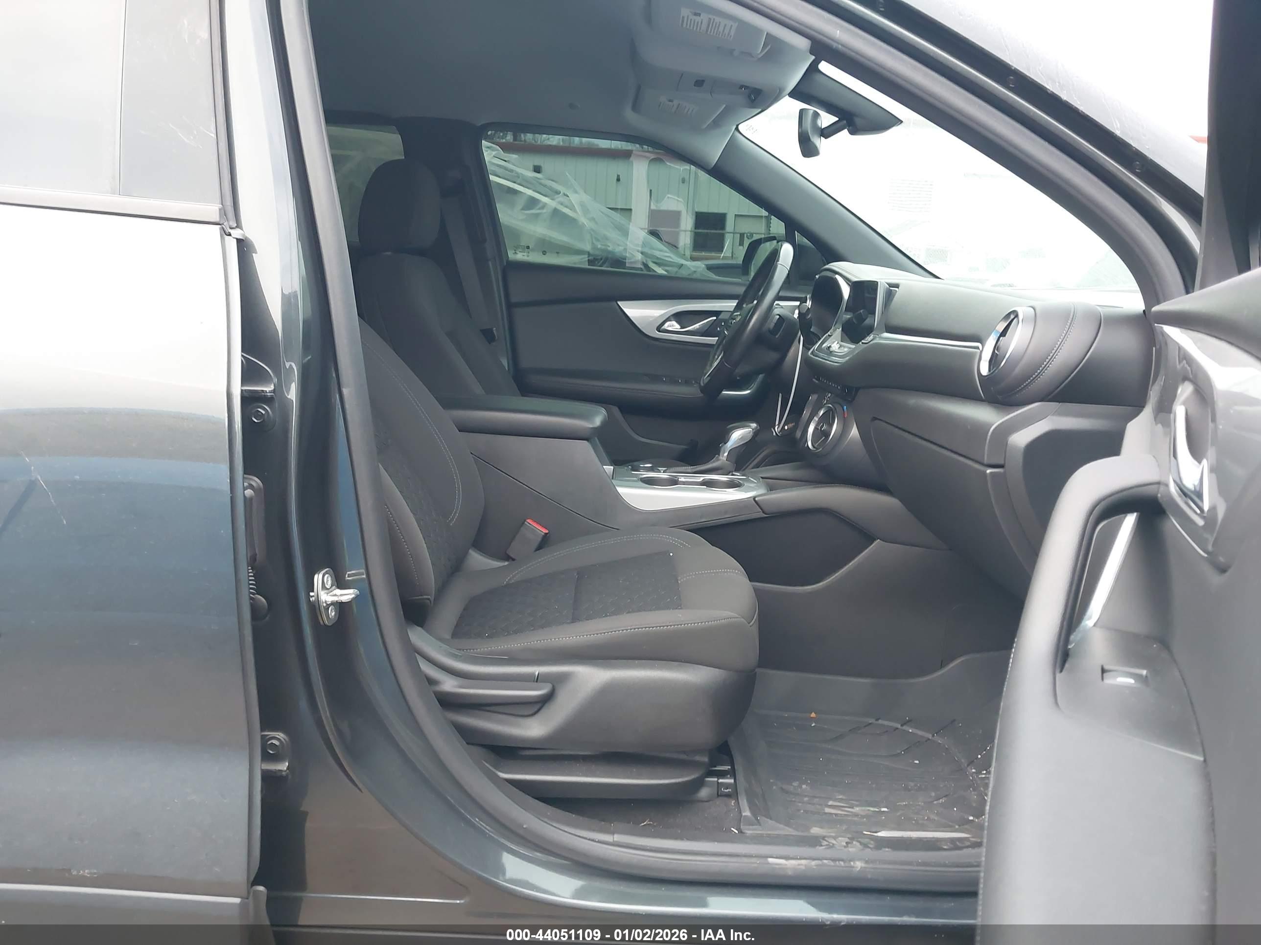 CHEVROLET BLAZER image 5