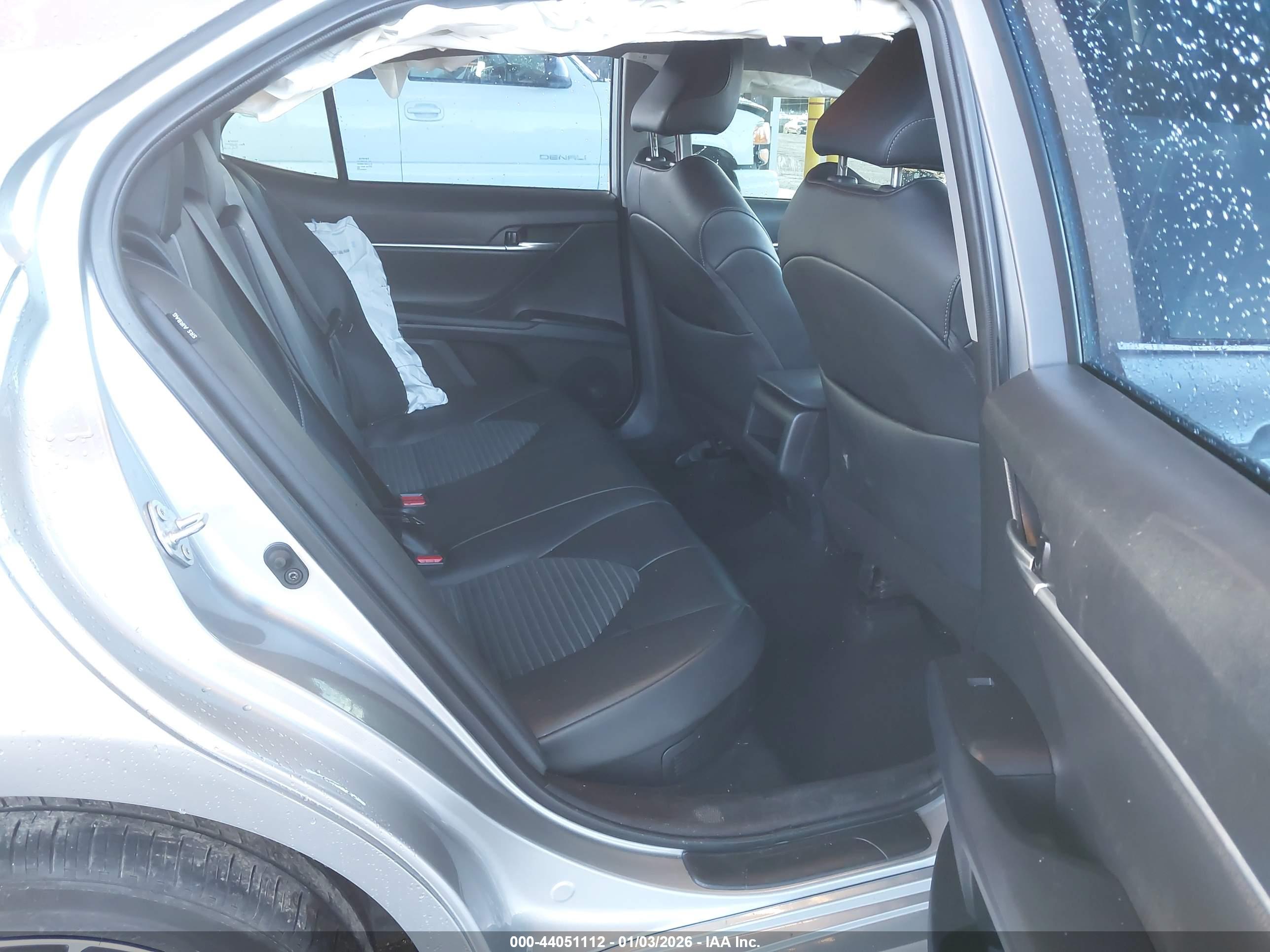 TOYOTA CAMRY image 8