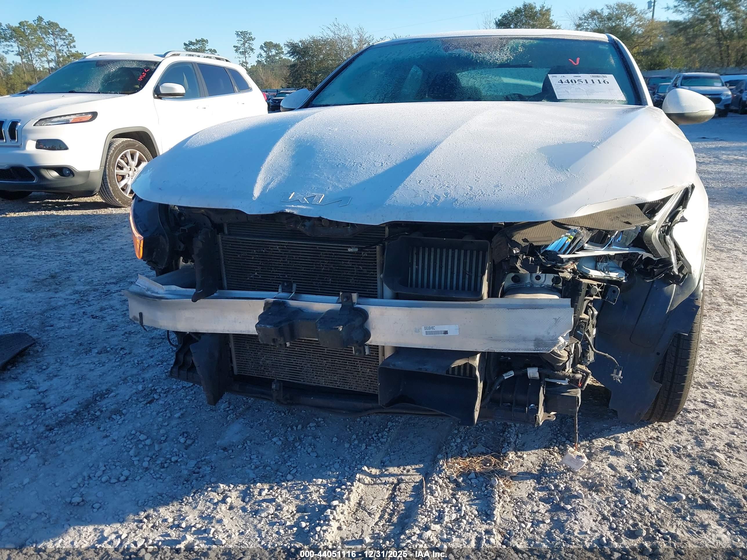 KIA K5 image 6