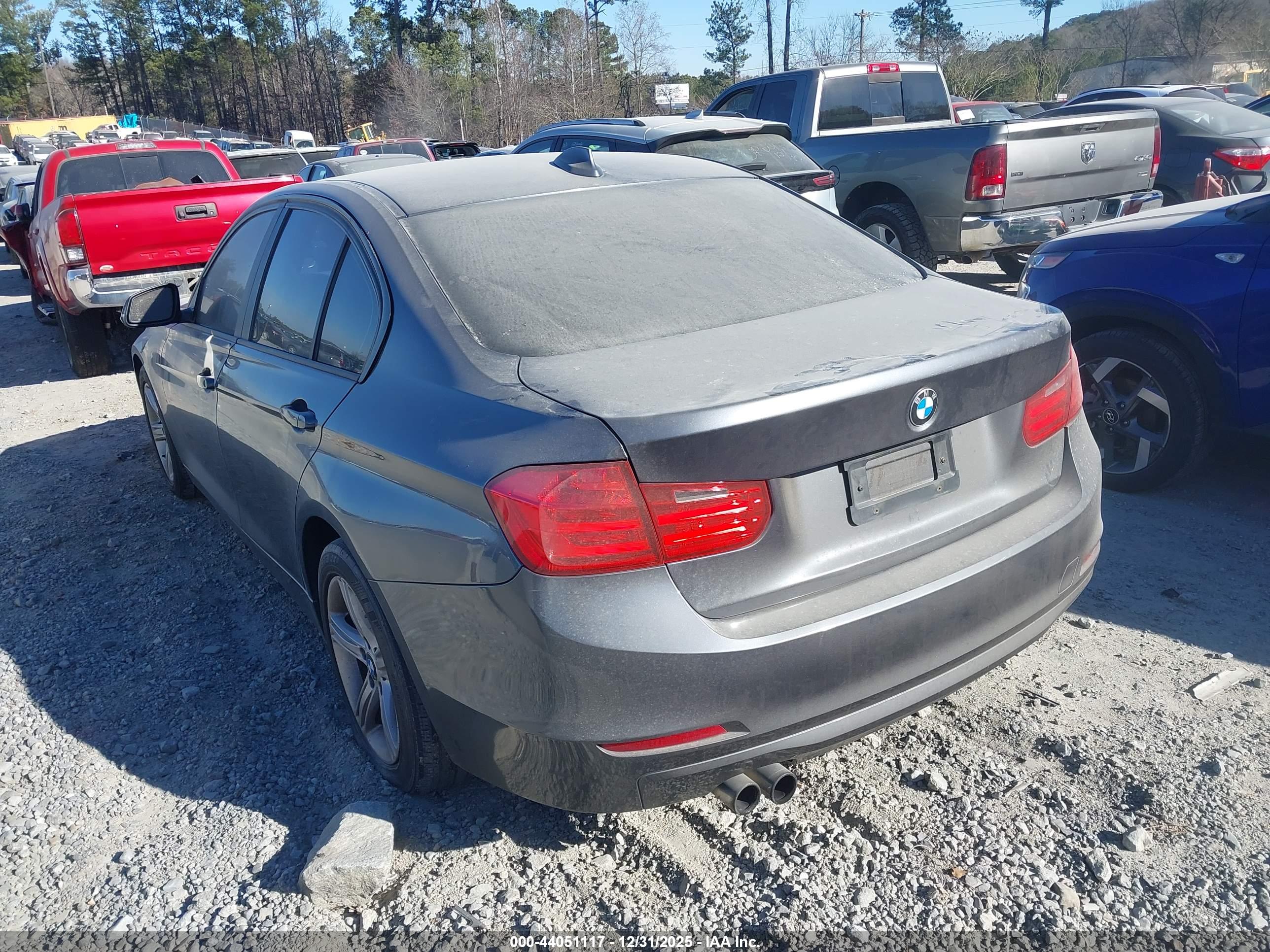 BMW 328I image 3