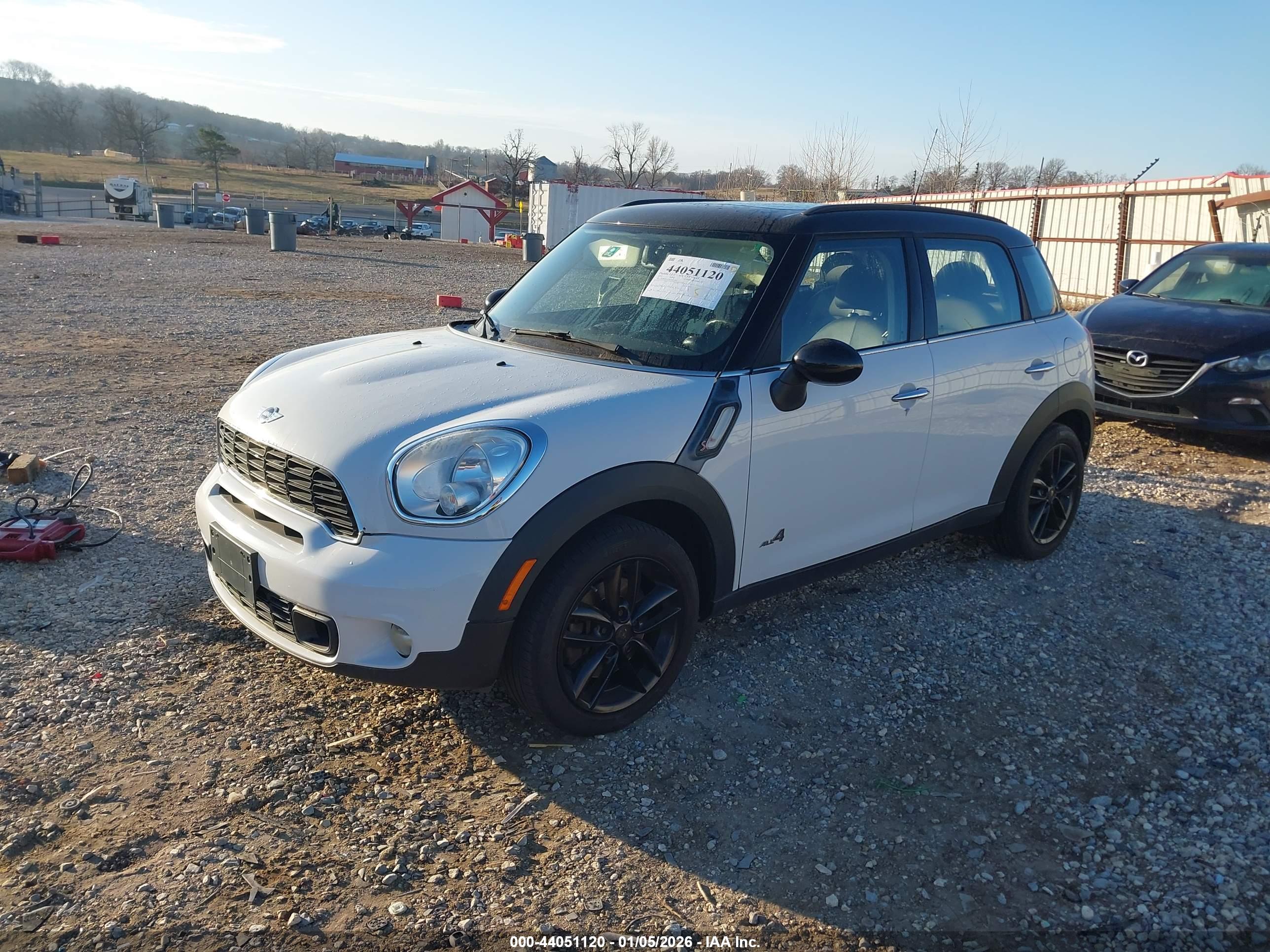 MINI COOPER image 2