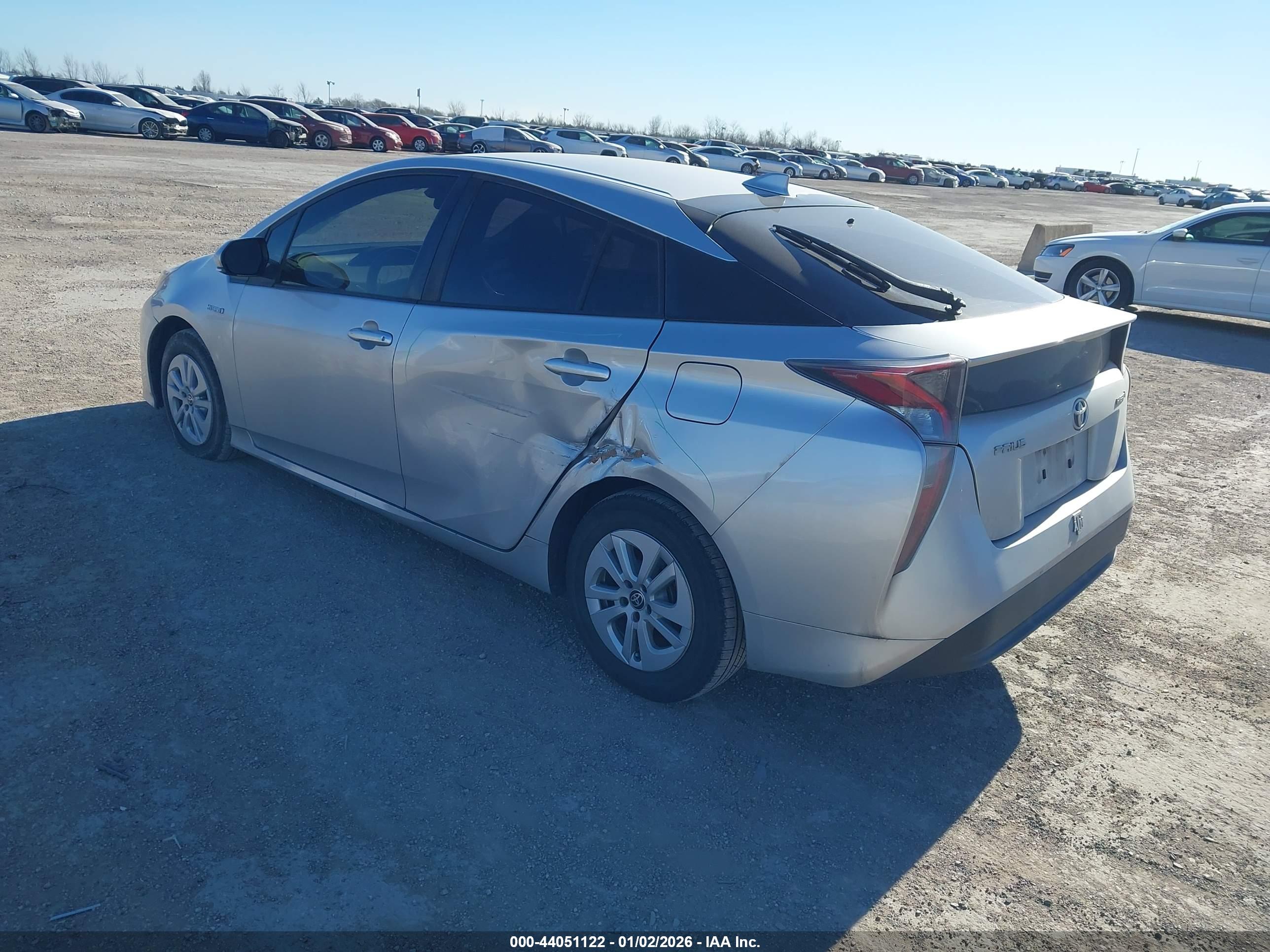 TOYOTA PRIUS image 6